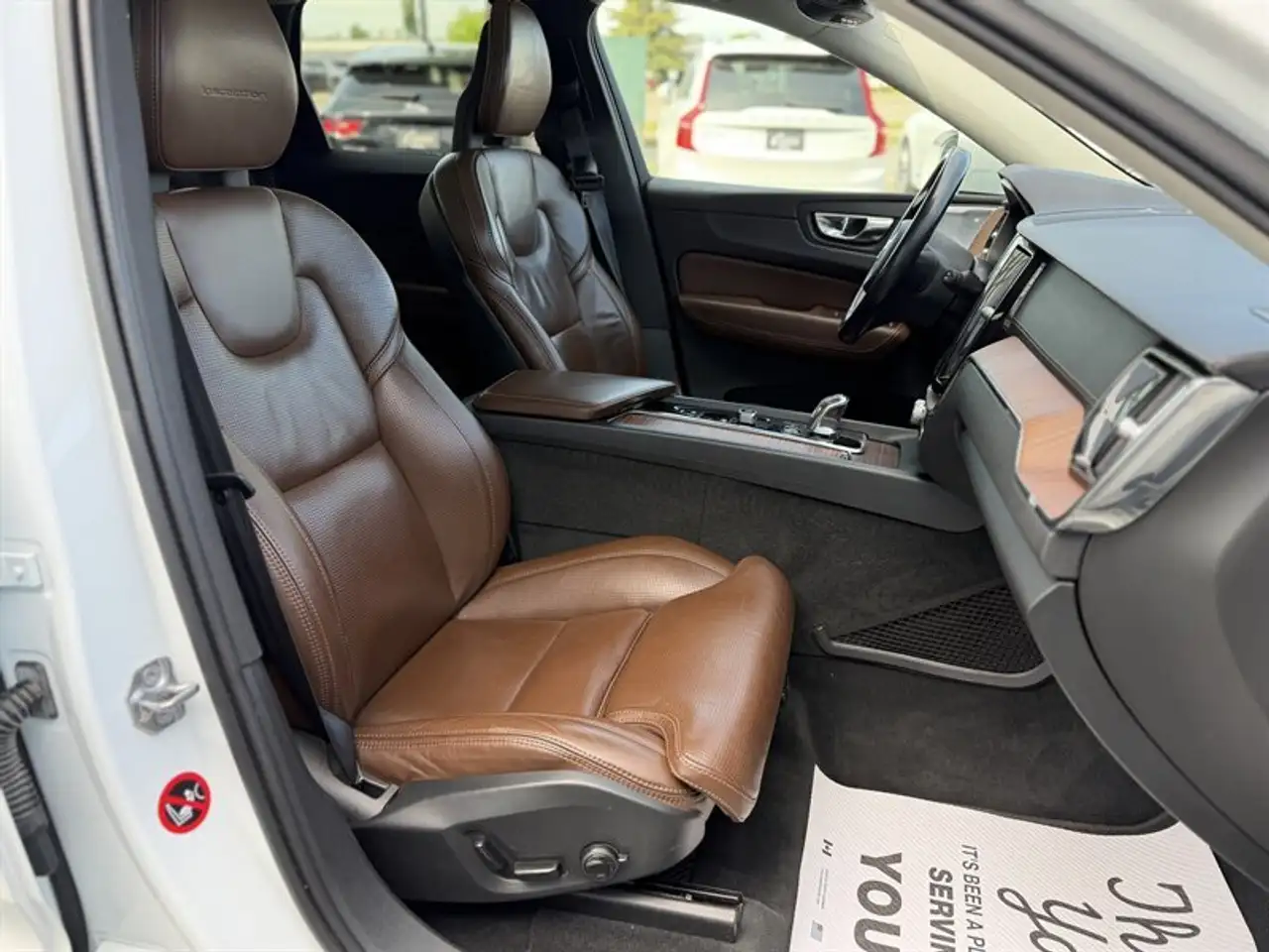 Volvo XC60 снимка Volvo XC60