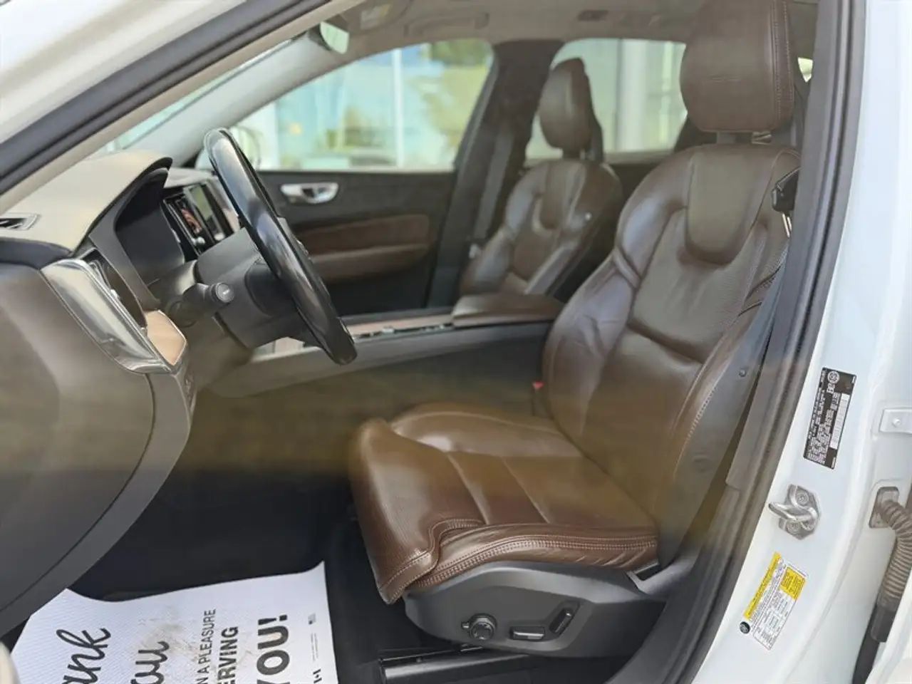 Volvo XC60 снимка Volvo XC60