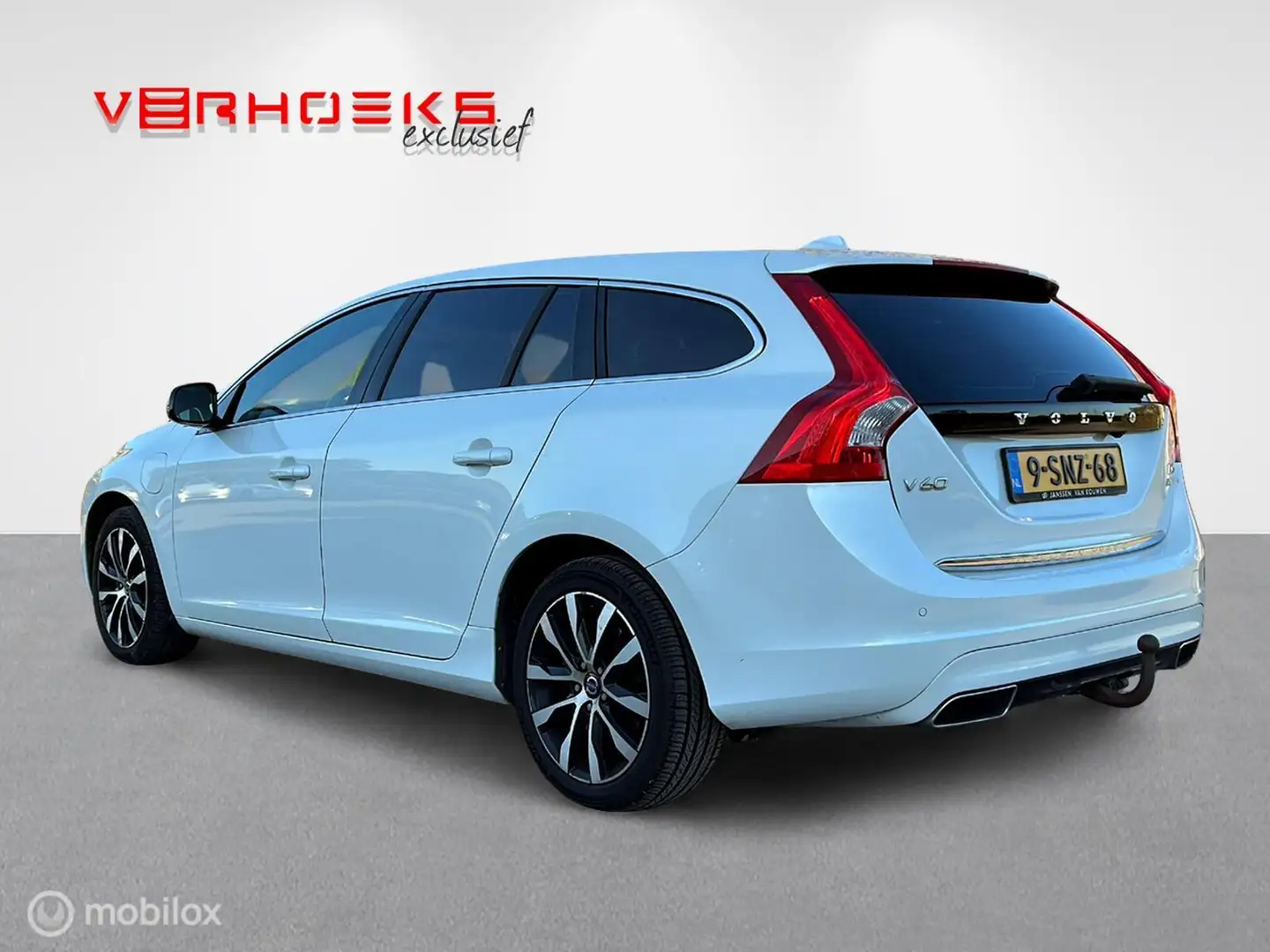 Volvo V60 2.4 D6 AWD Plug-In Hybrid Summum Wit - 2