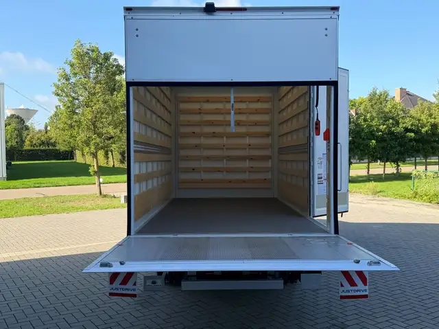 Renault Master view 14