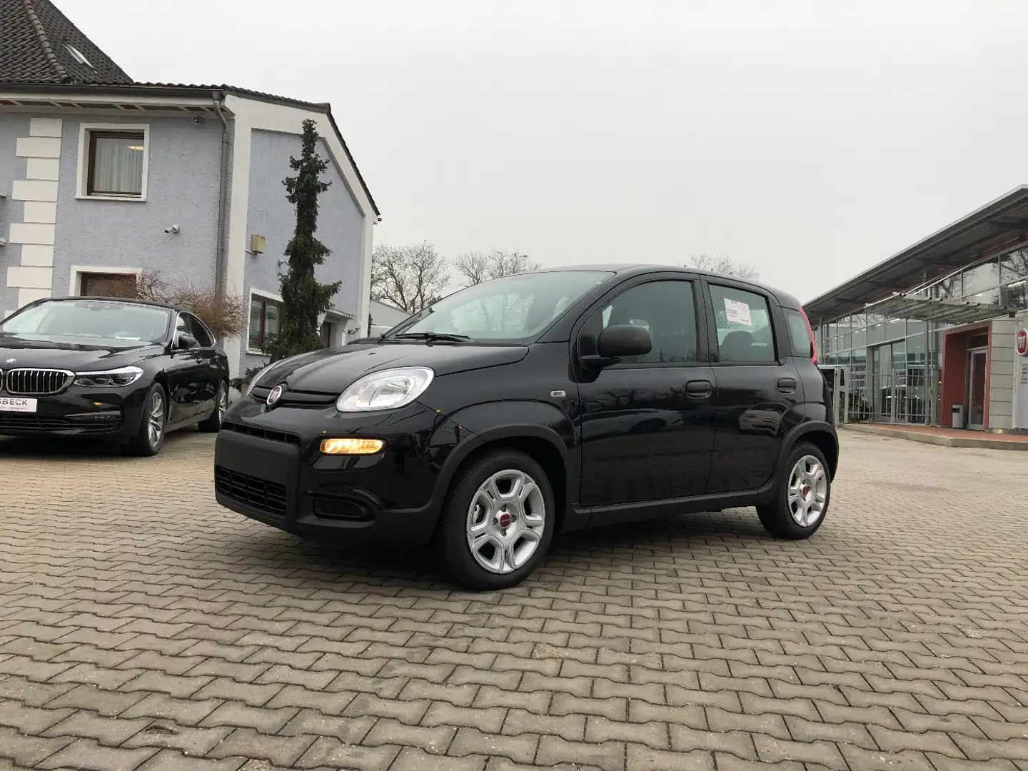 Fiat New Panda 1.0 Hybrid *5 Sitzer Klima Komfort* Schwarz - 1