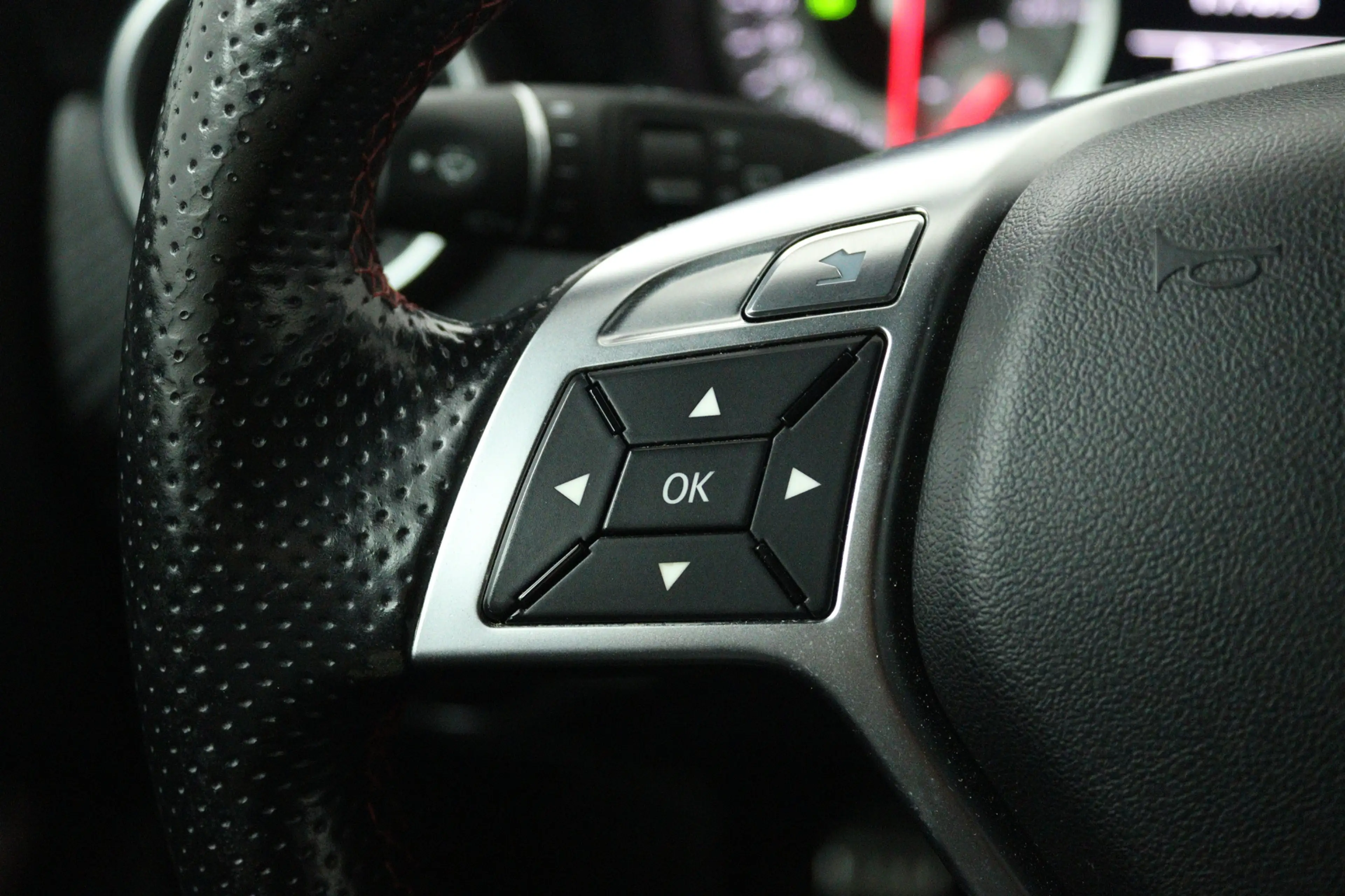 Mercedes-Benz A 180 Ambition (STOELVERWARMING, NAVIGATIE, PARKEERSENSO — photo 8