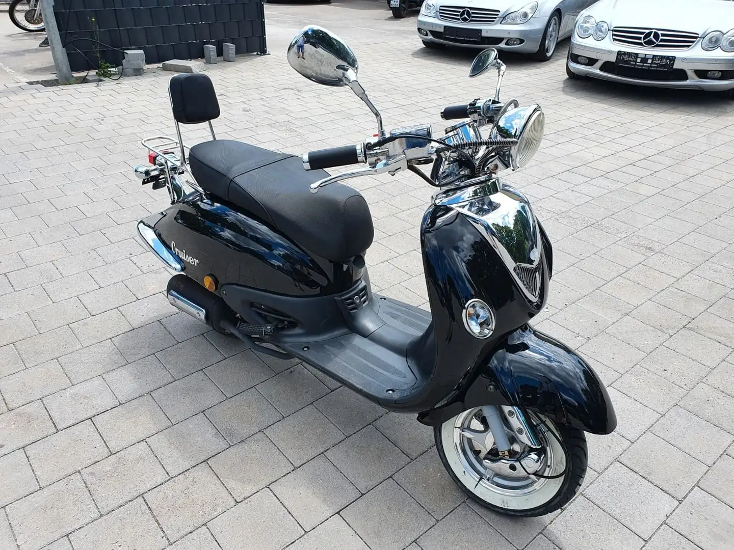 Luxxon Cruiser Roller/Scooter in Schwarz gebraucht in Lachen-speyerdorf für  € 950,-