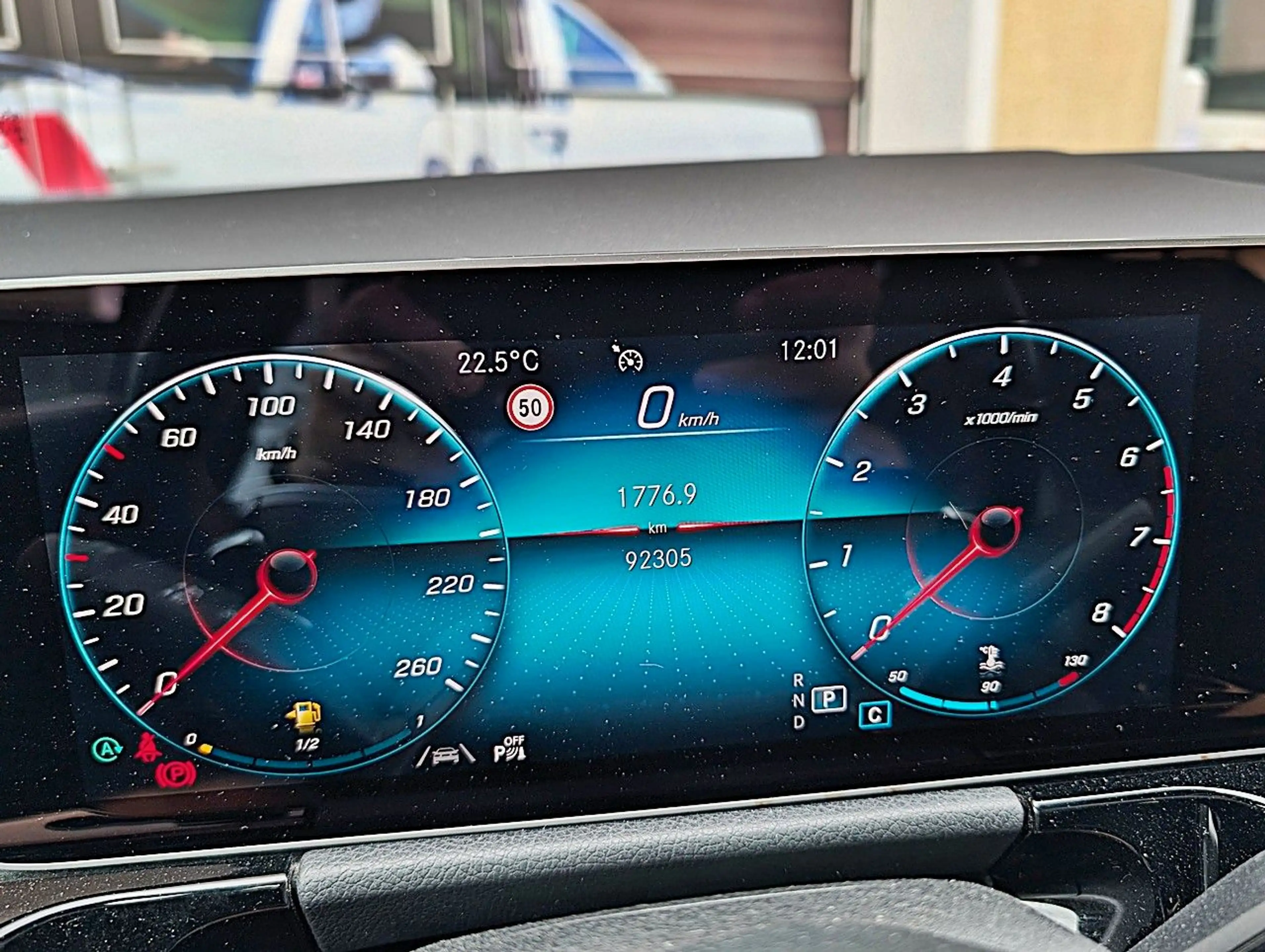 Mercedes-Benz B 200 B200*AMG-LINE/Panorama-Schiebedach/NAVI/LED* — photo 12