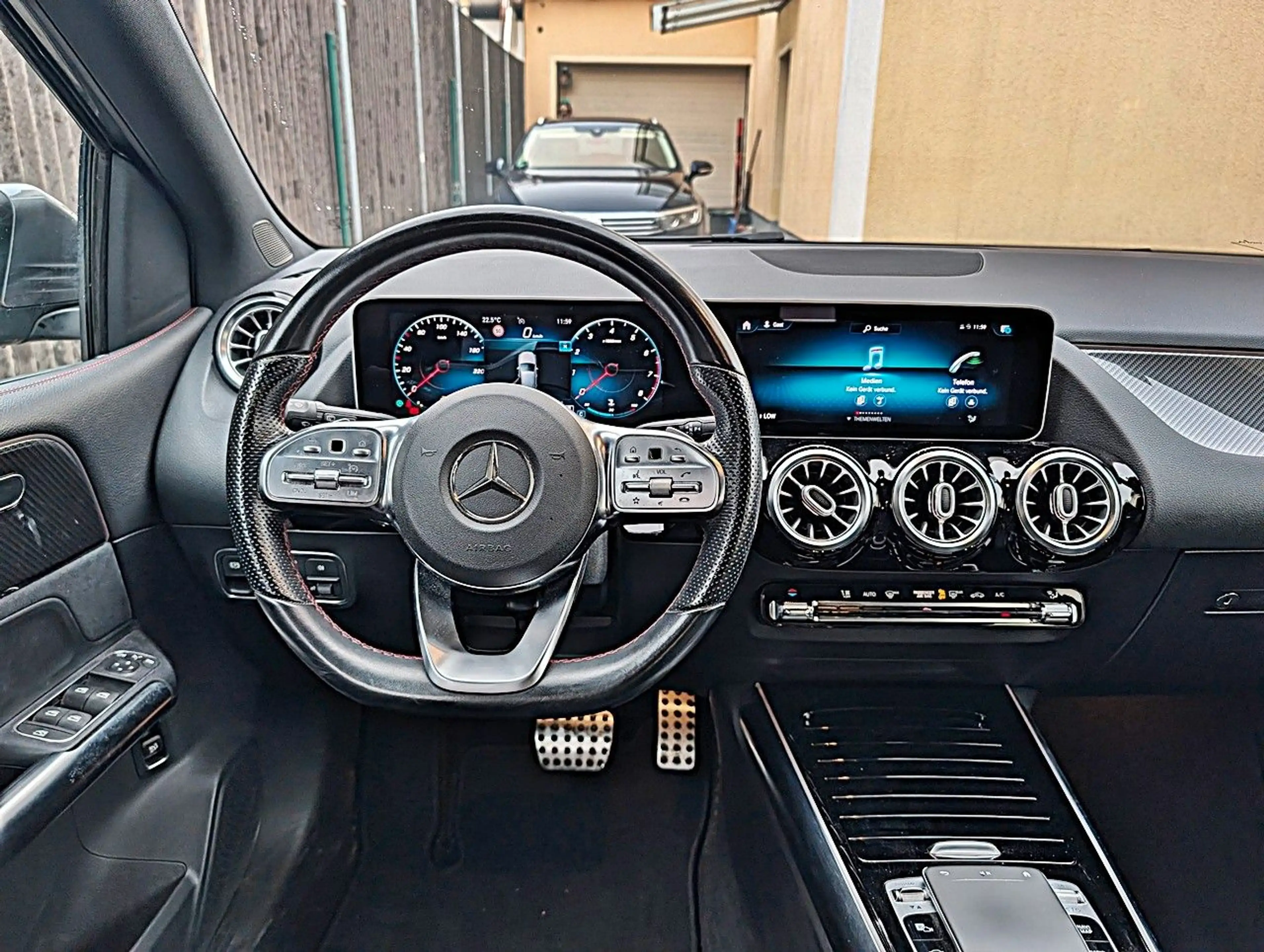 Mercedes-Benz B 200 B200*AMG-LINE/Panorama-Schiebedach/NAVI/LED* — photo 9