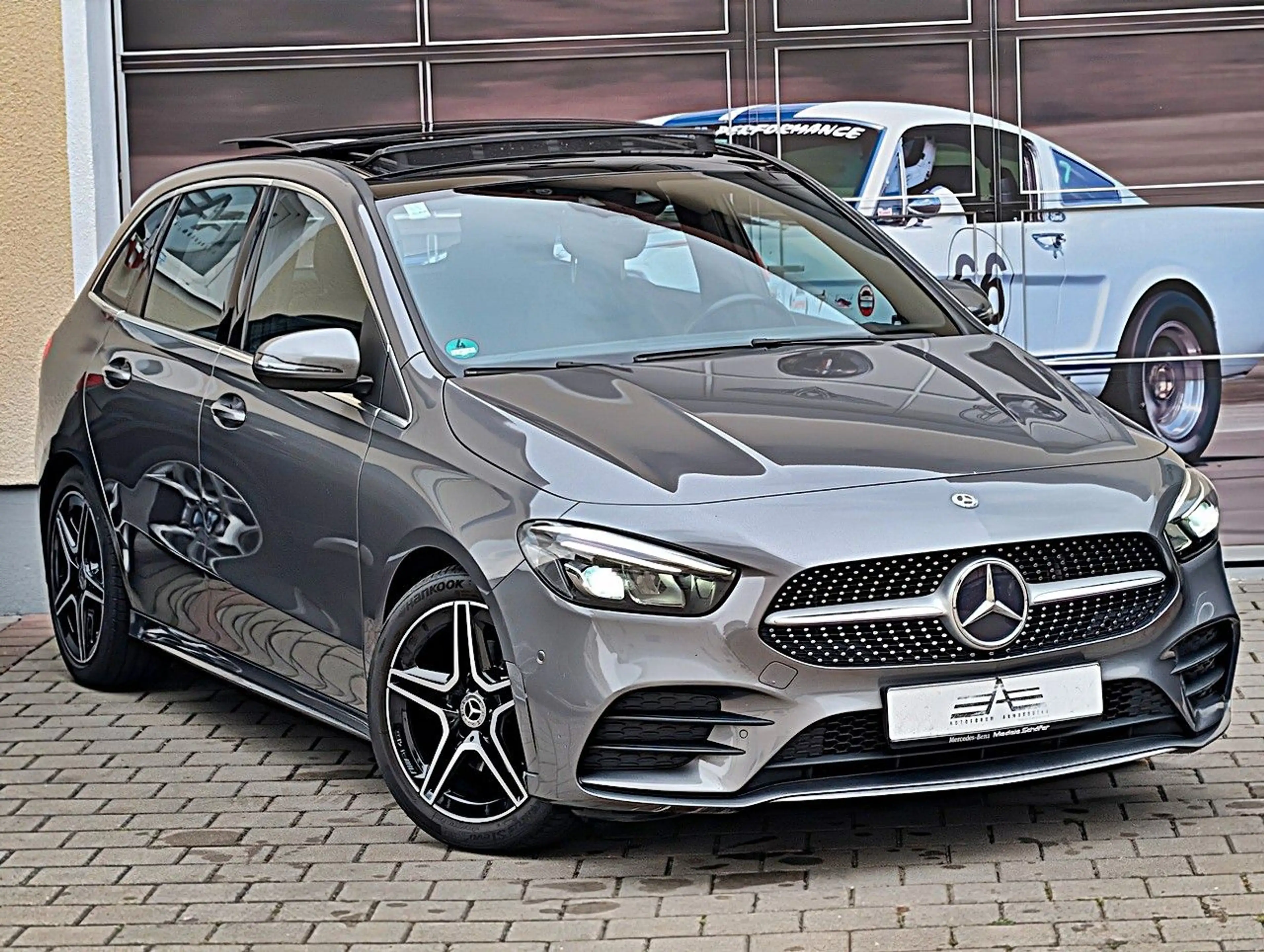 Mercedes-Benz B 200 B200*AMG-LINE/Panorama-Schiebedach/NAVI/LED* — photo 7