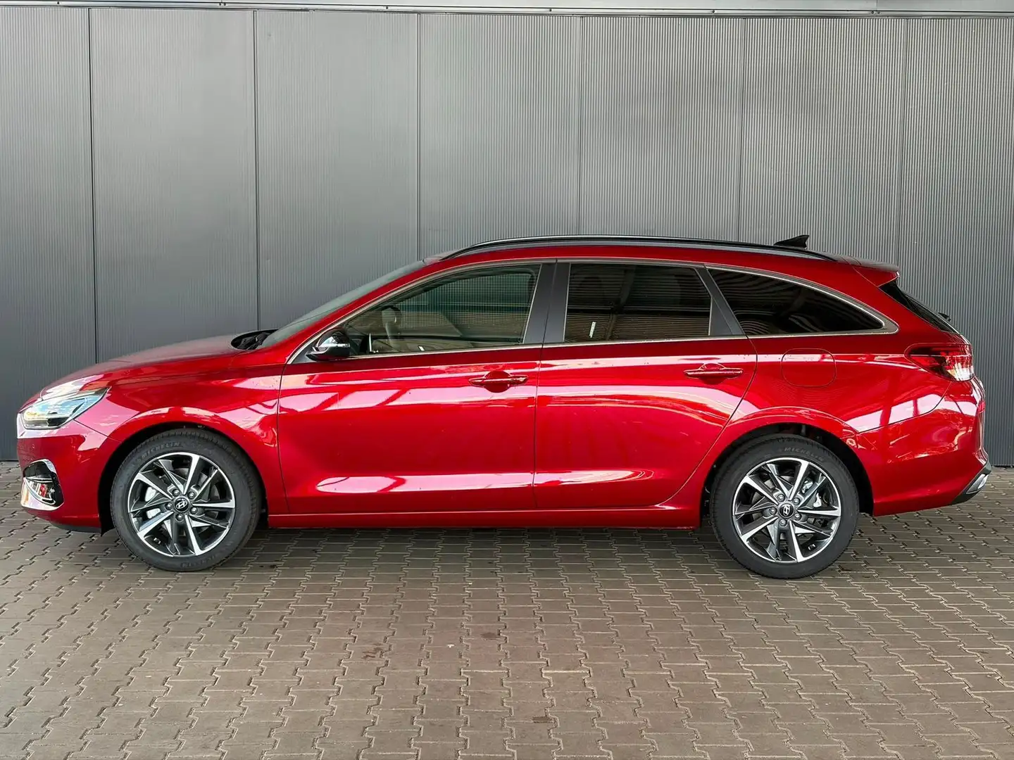 Hyundai i30 Kombi GO Plus 1.0 TGDI Comfort / ACC Totwinkel ... Rot - 2