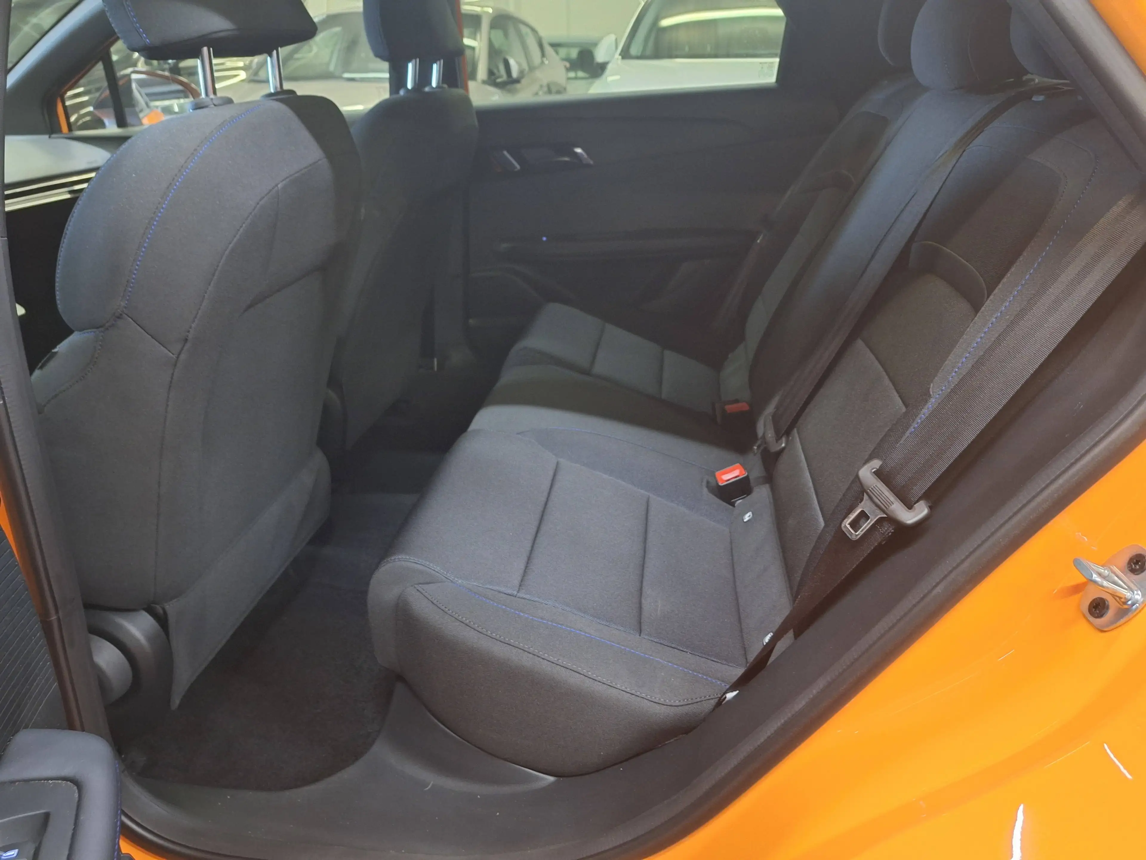 MG MG4 MG4 64 kWh Comfort Comfort — photo 14