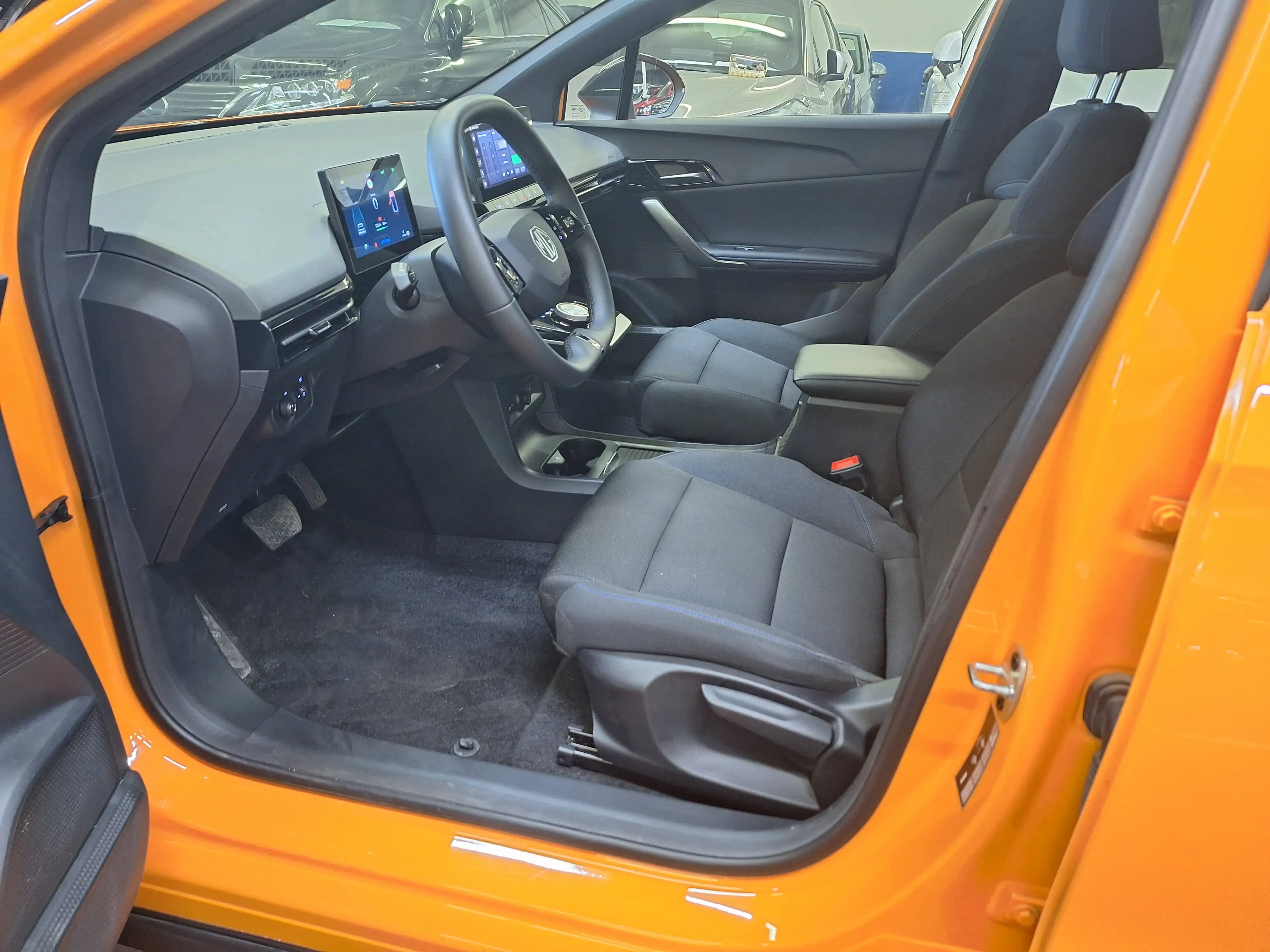 MG MG4 MG4 64 kWh Comfort Comfort — photo 9