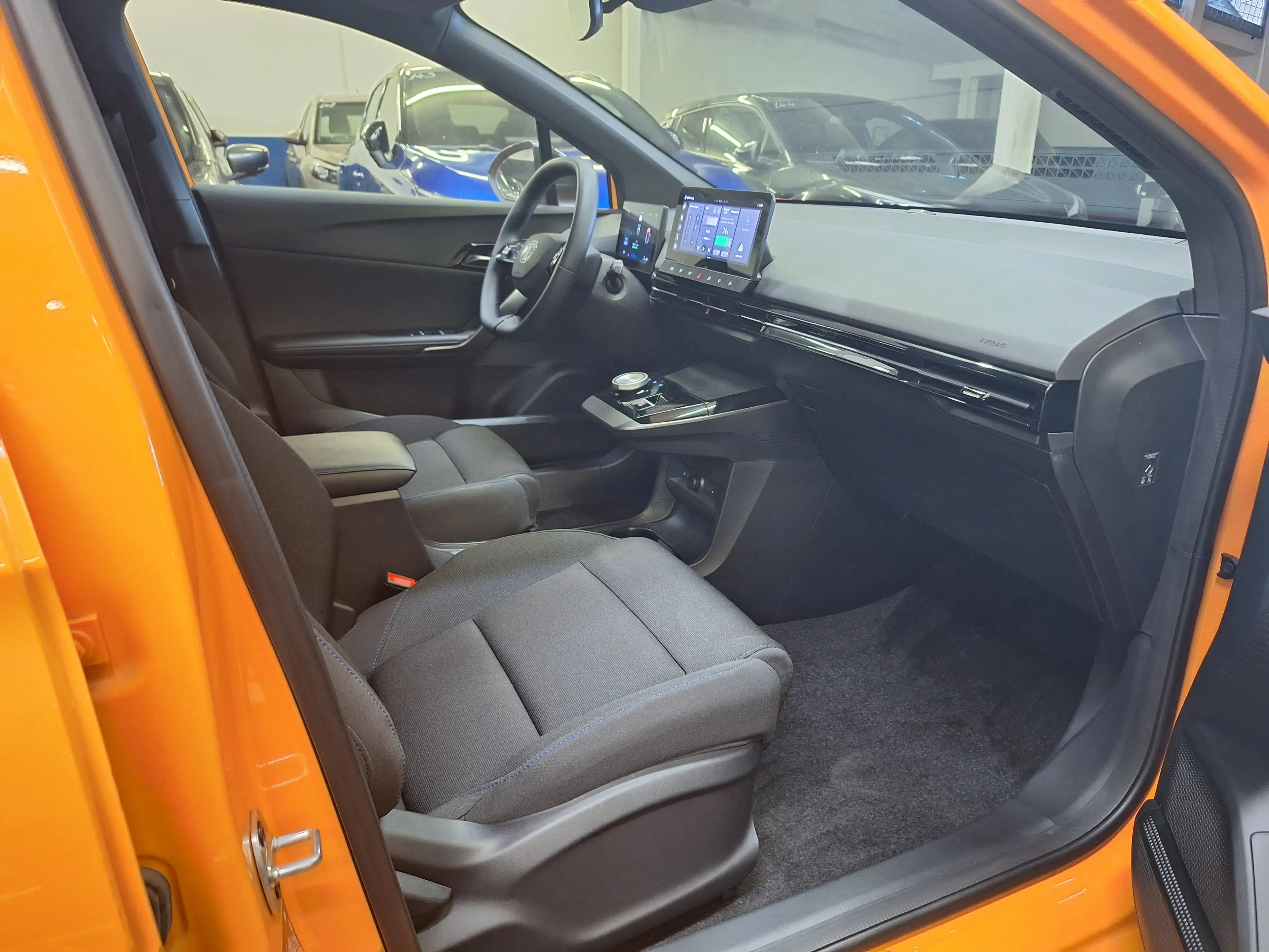 MG MG4 MG4 64 kWh Comfort Comfort — photo 13