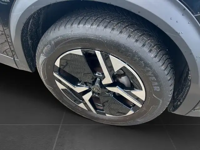 Peugeot 2008 view 8