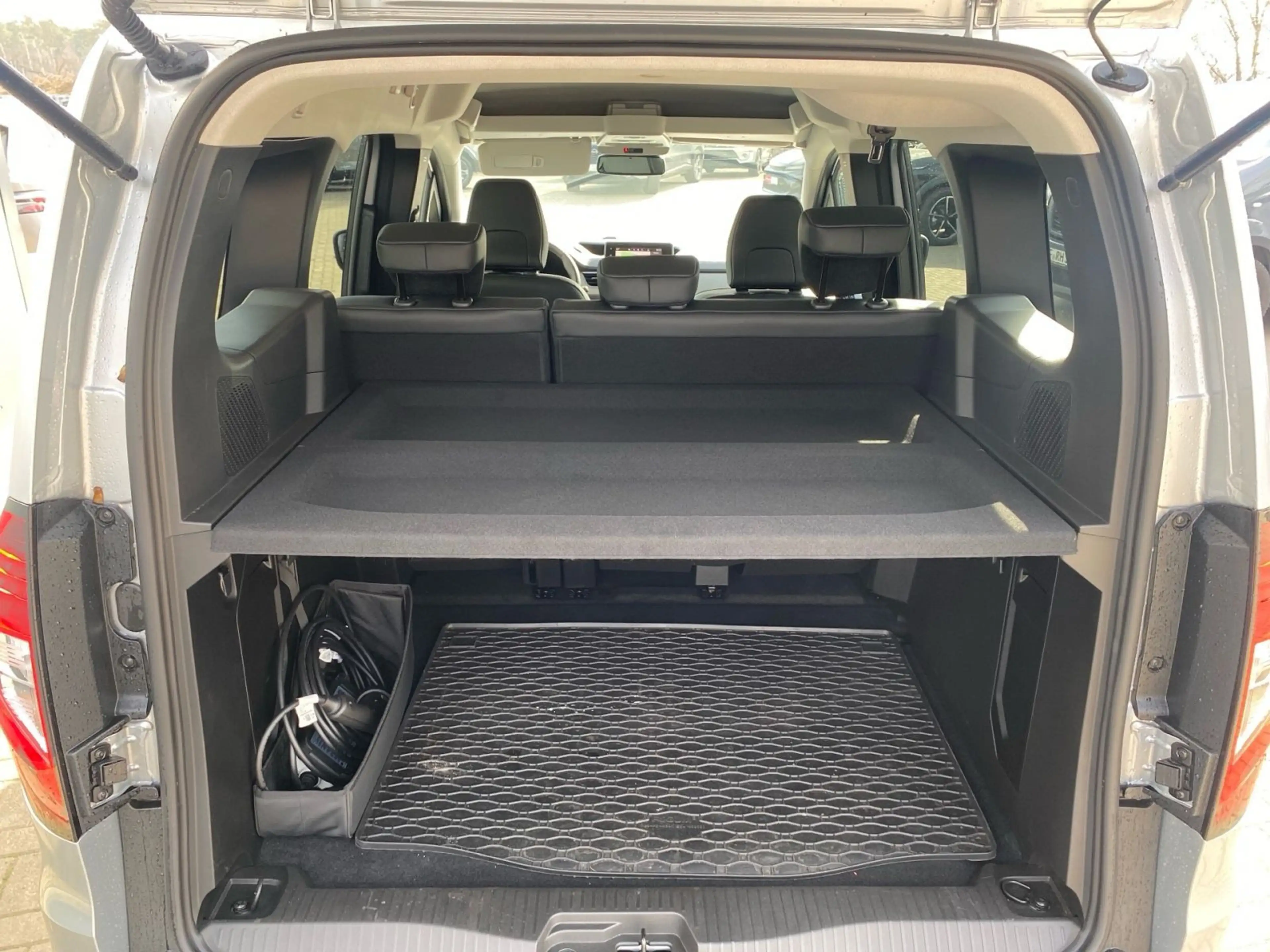 Nissan Townstar Kombi EV TEKNA LED 360°KAM SHZ Keyless — photo 12