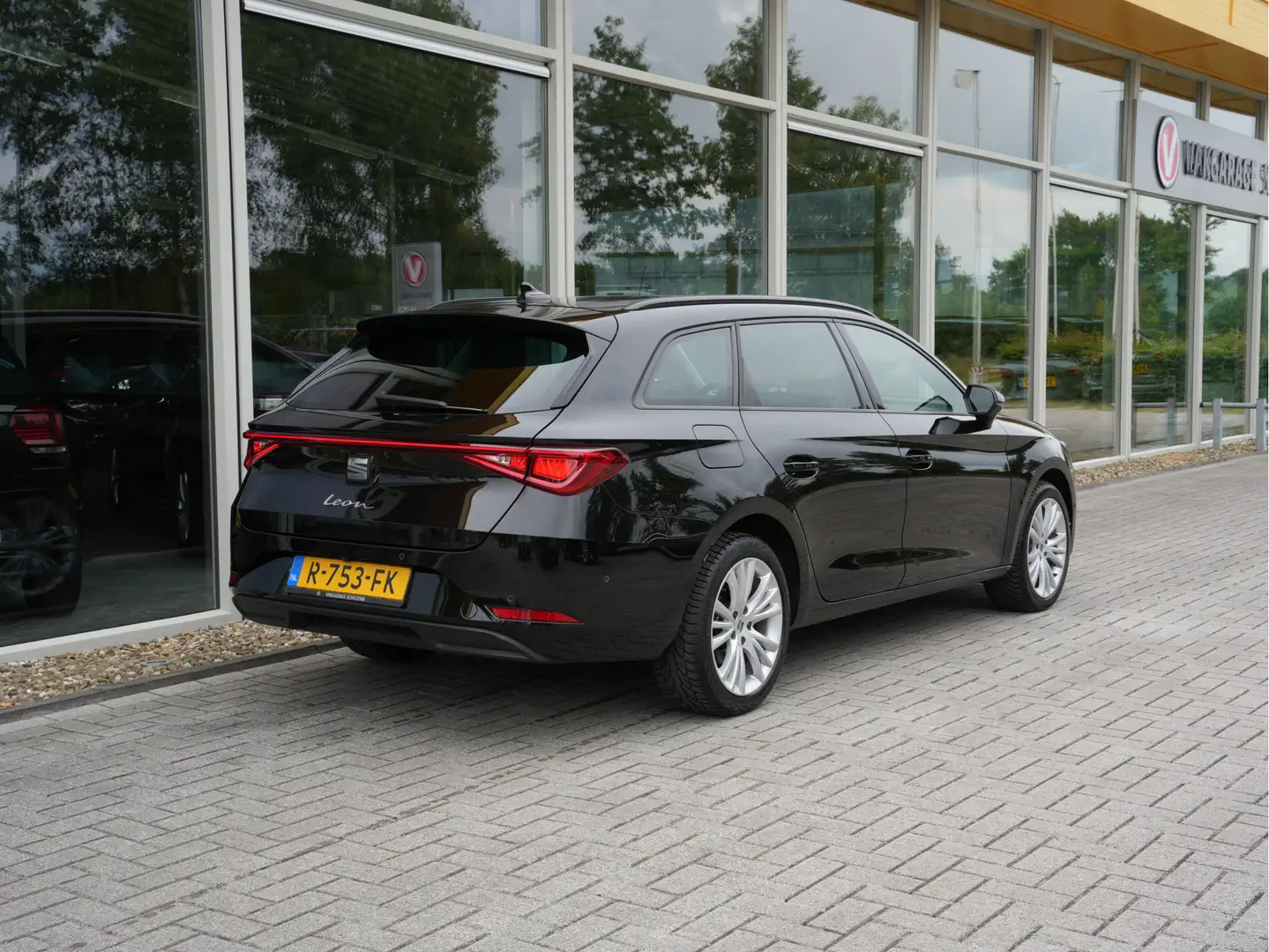 SEAT Leon Sportstourer 1.0 TSI Style Business Intense | Navi Nero - 2