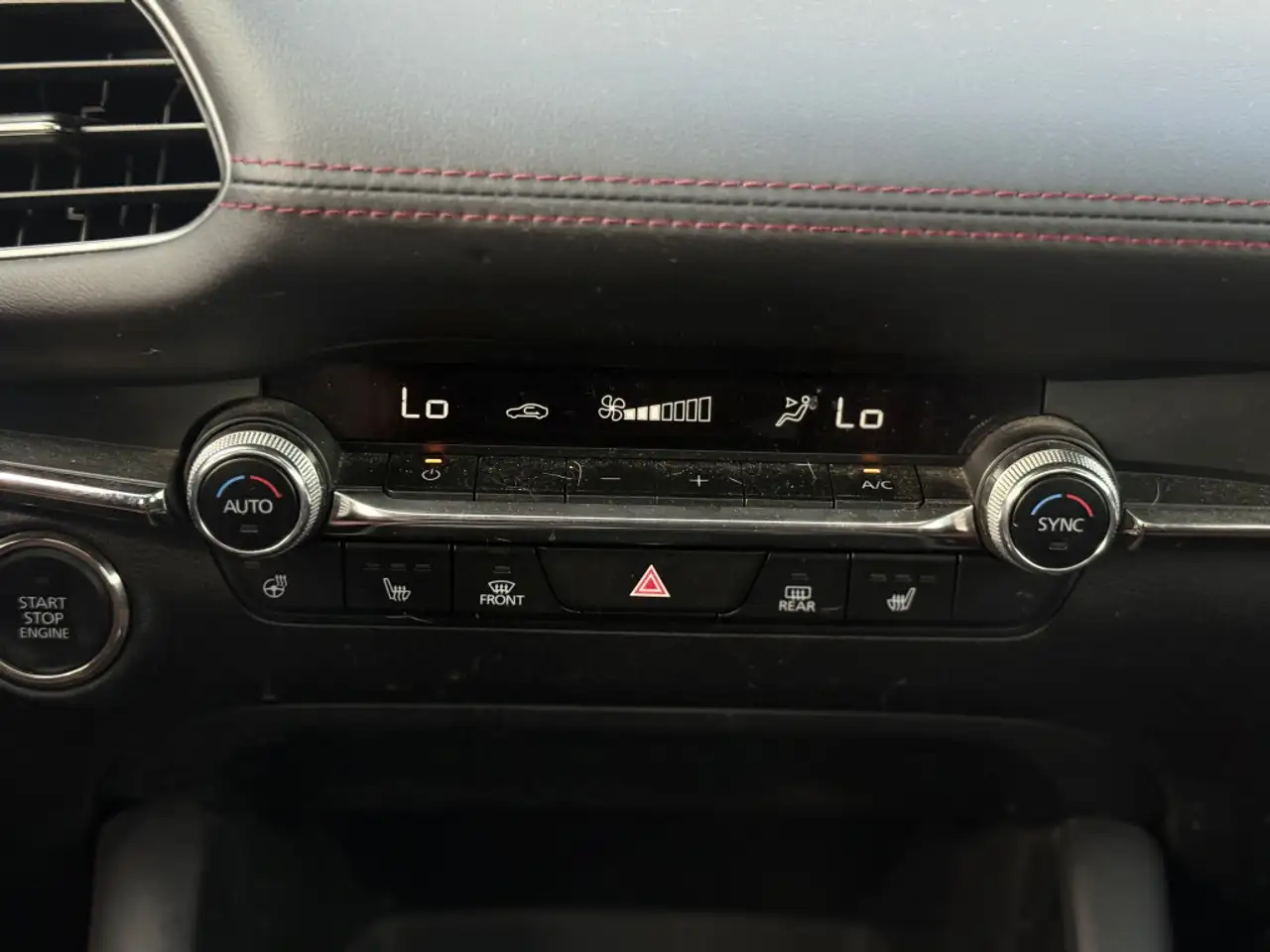 Mazda 3 снимка Mazda 3