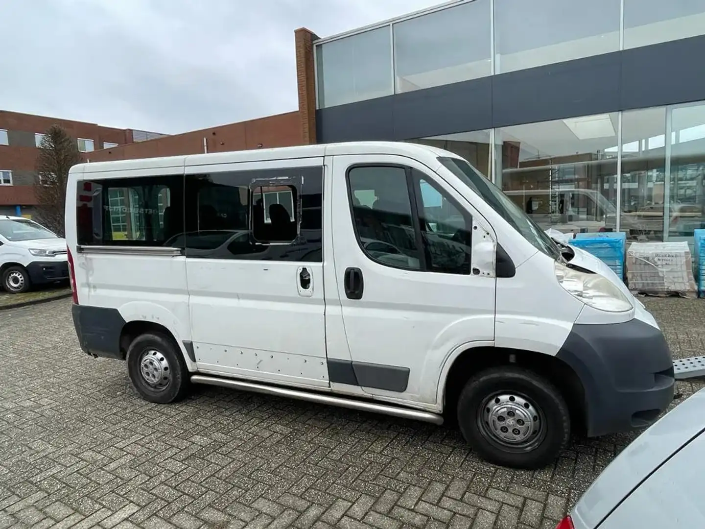 Peugeot Boxer 9 pl. 2.2 HDI 9 Pl,Airco.Motorschade.. bijela - 2