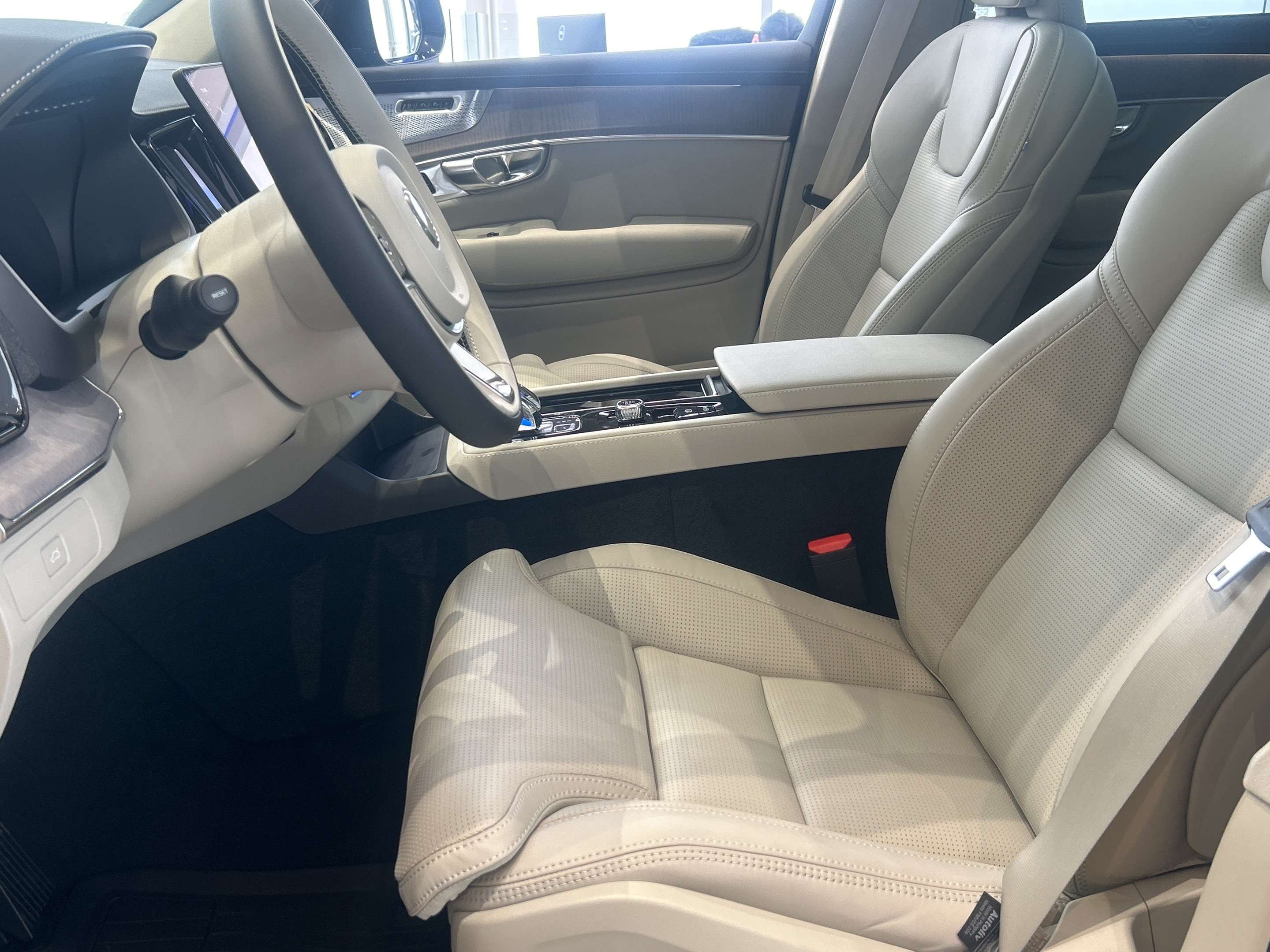 2026 Volvo XC90 B6 AWD Ultra Dark Theme 7-Seater thumb 11