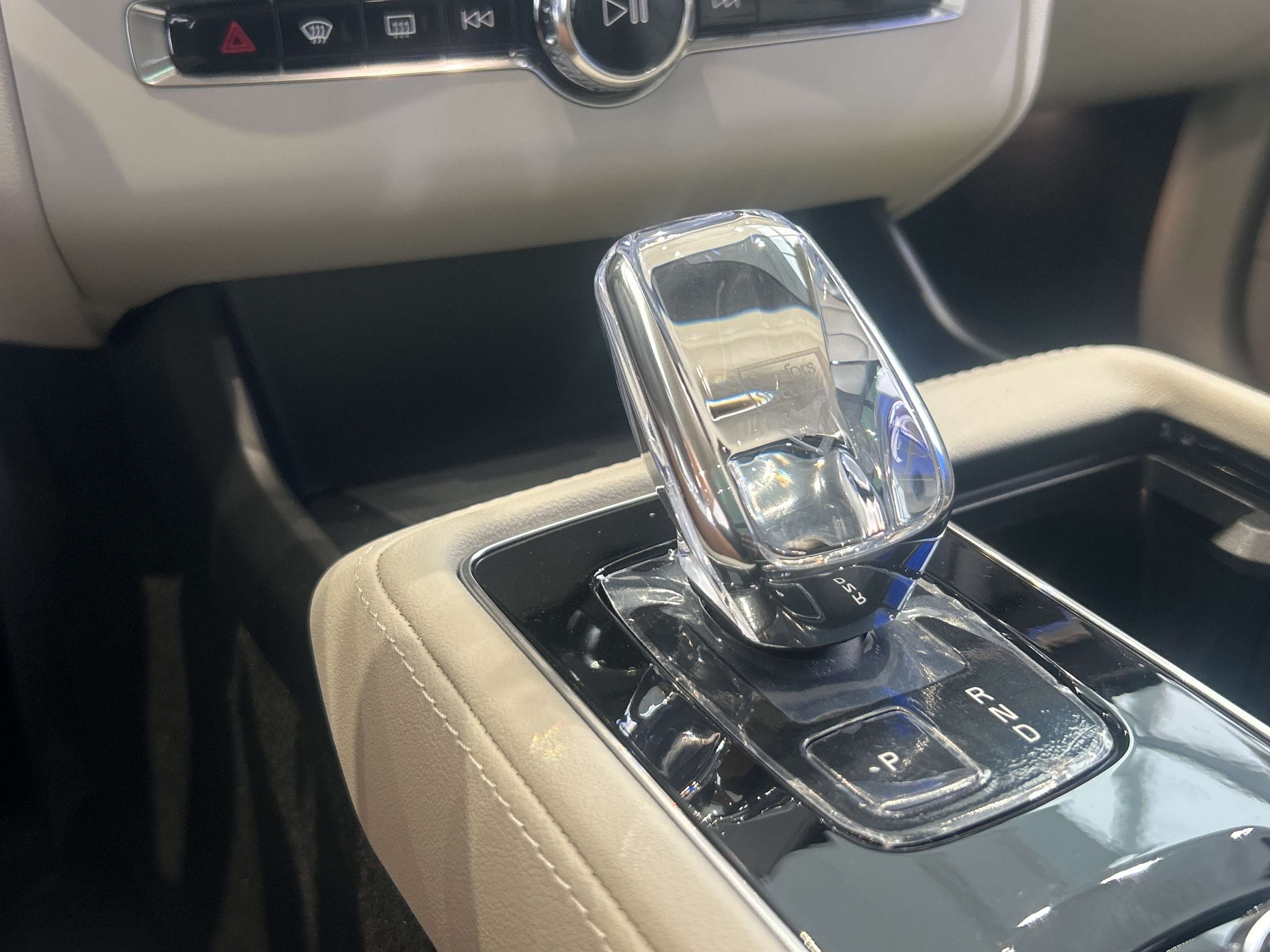 2026 Volvo XC90 B6 AWD Ultra Dark Theme 7-Seater thumb 15