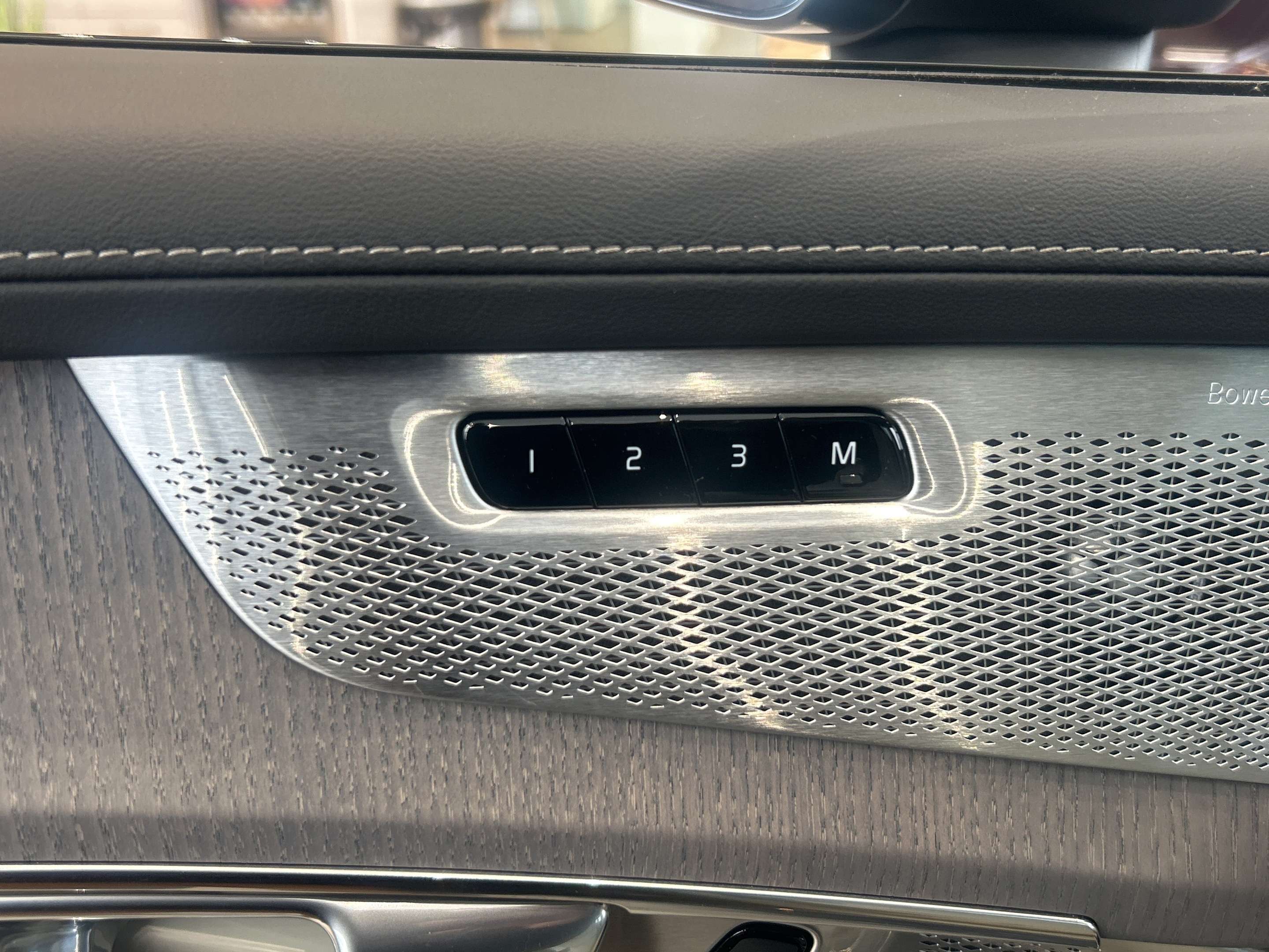2026 Volvo XC90 B6 AWD Ultra Dark Theme 7-Seater thumb 12