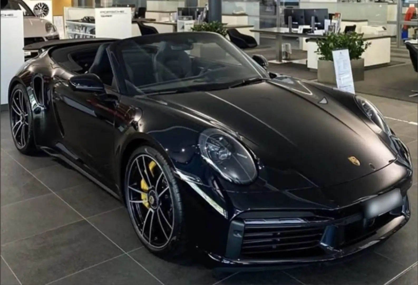 Porsche 992 Carrera 4 GTS Cabriolet PDK Negro - 1