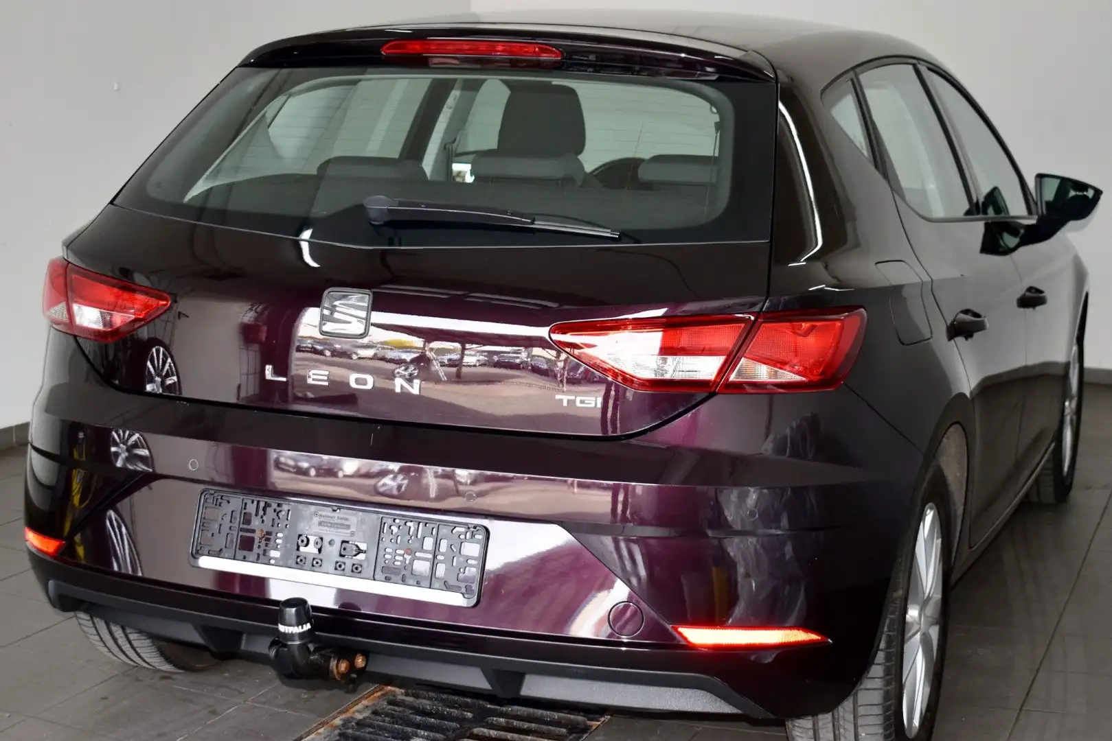 SEAT Leon Style 1,4l bivalent Navi,PDC,AHK,SR+WR Violett - 2