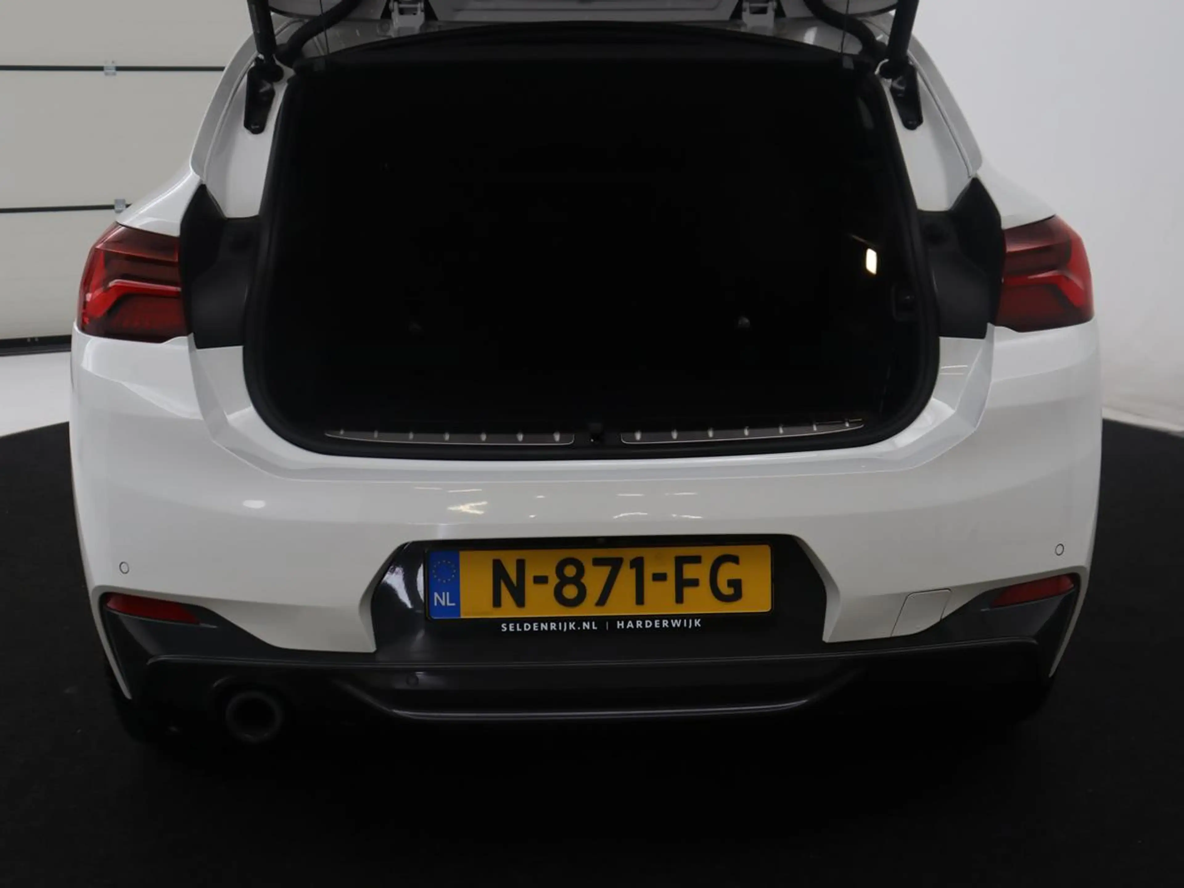 BMW X2 xDrive25e High Executive | Pano-Dak | Stoelverwarm — photo 9