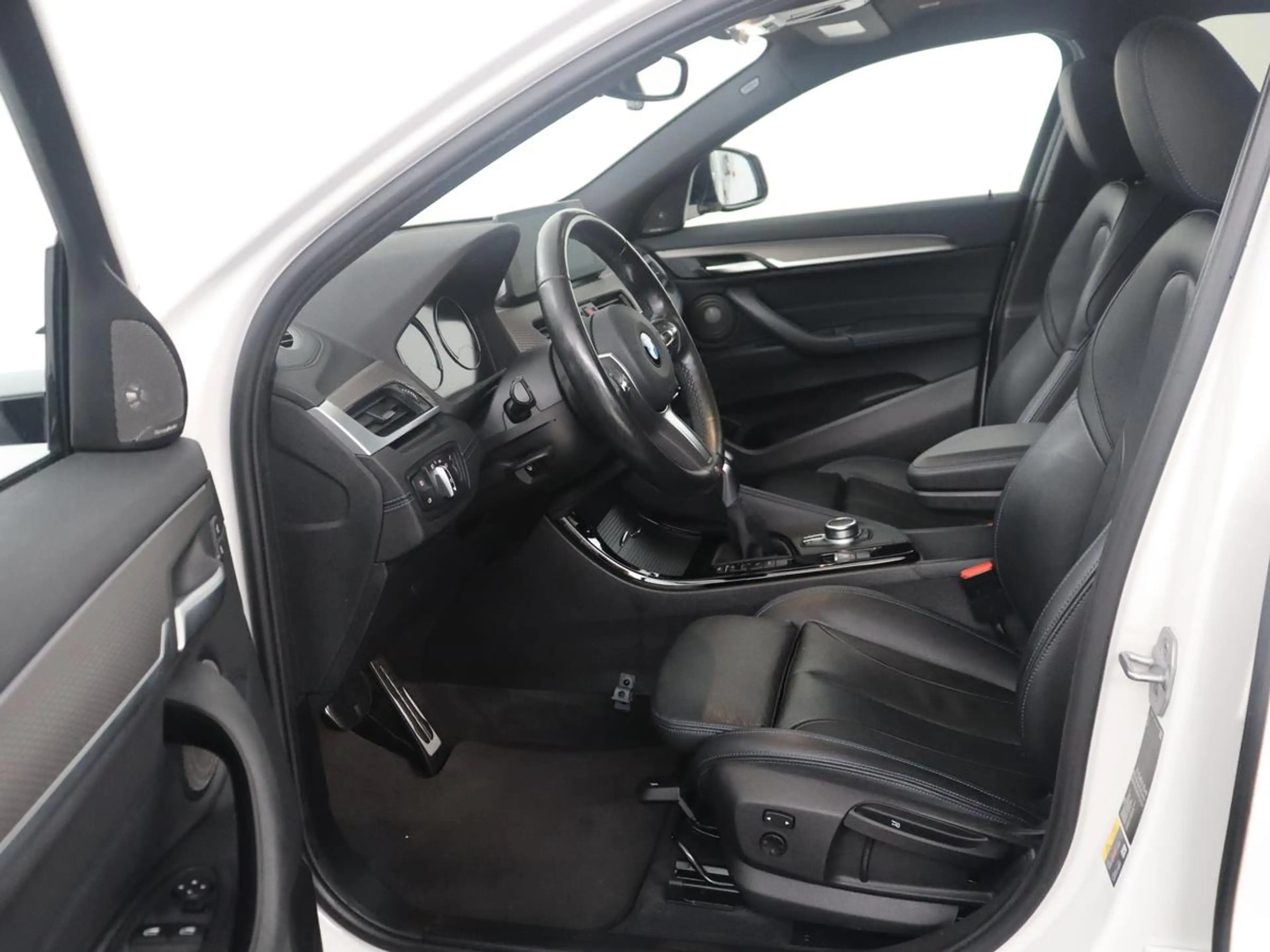BMW X2 xDrive25e High Executive | Pano-Dak | Stoelverwarm — photo 4