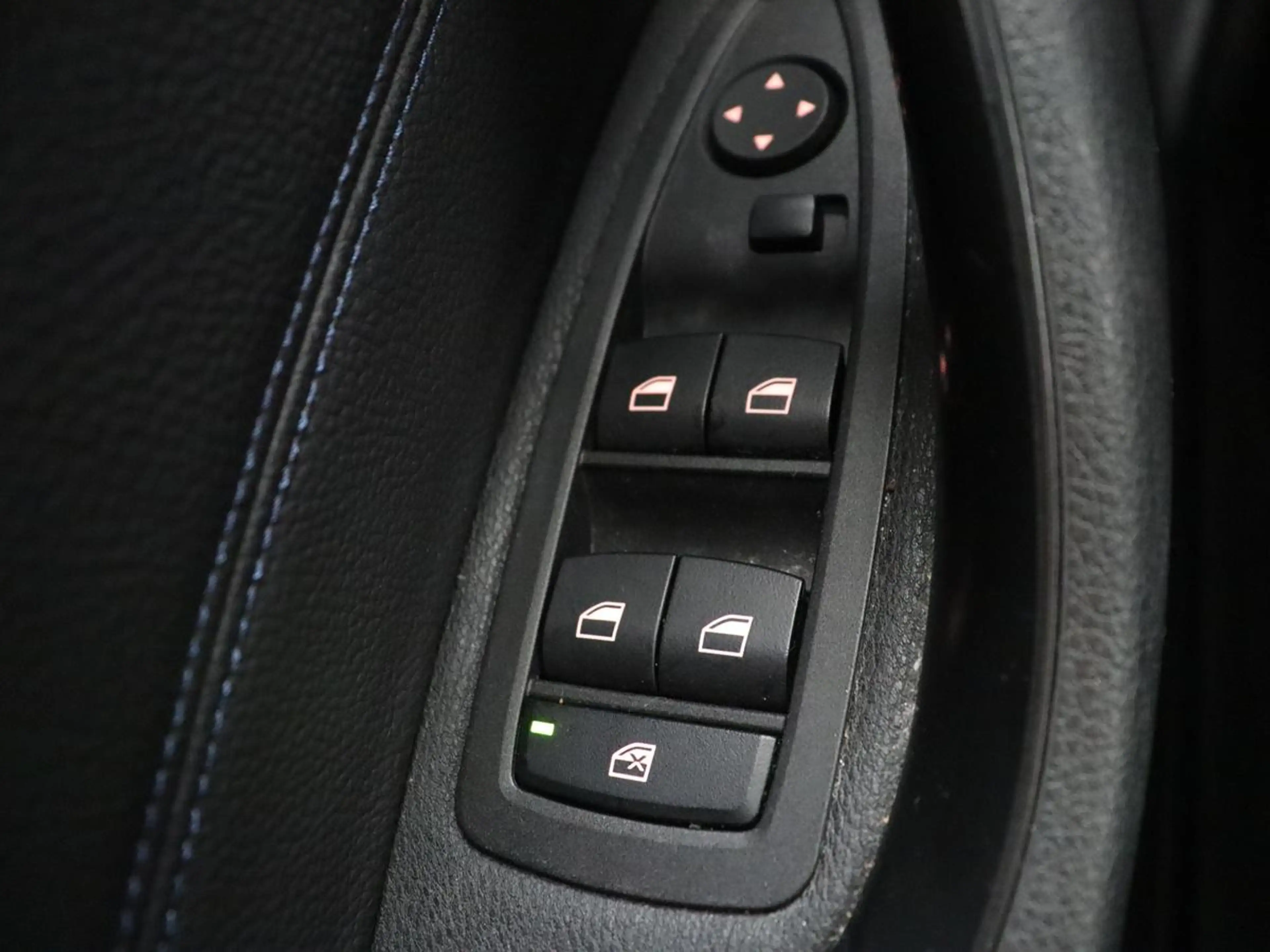 BMW X2 xDrive25e High Executive | Pano-Dak | Stoelverwarm — photo 38