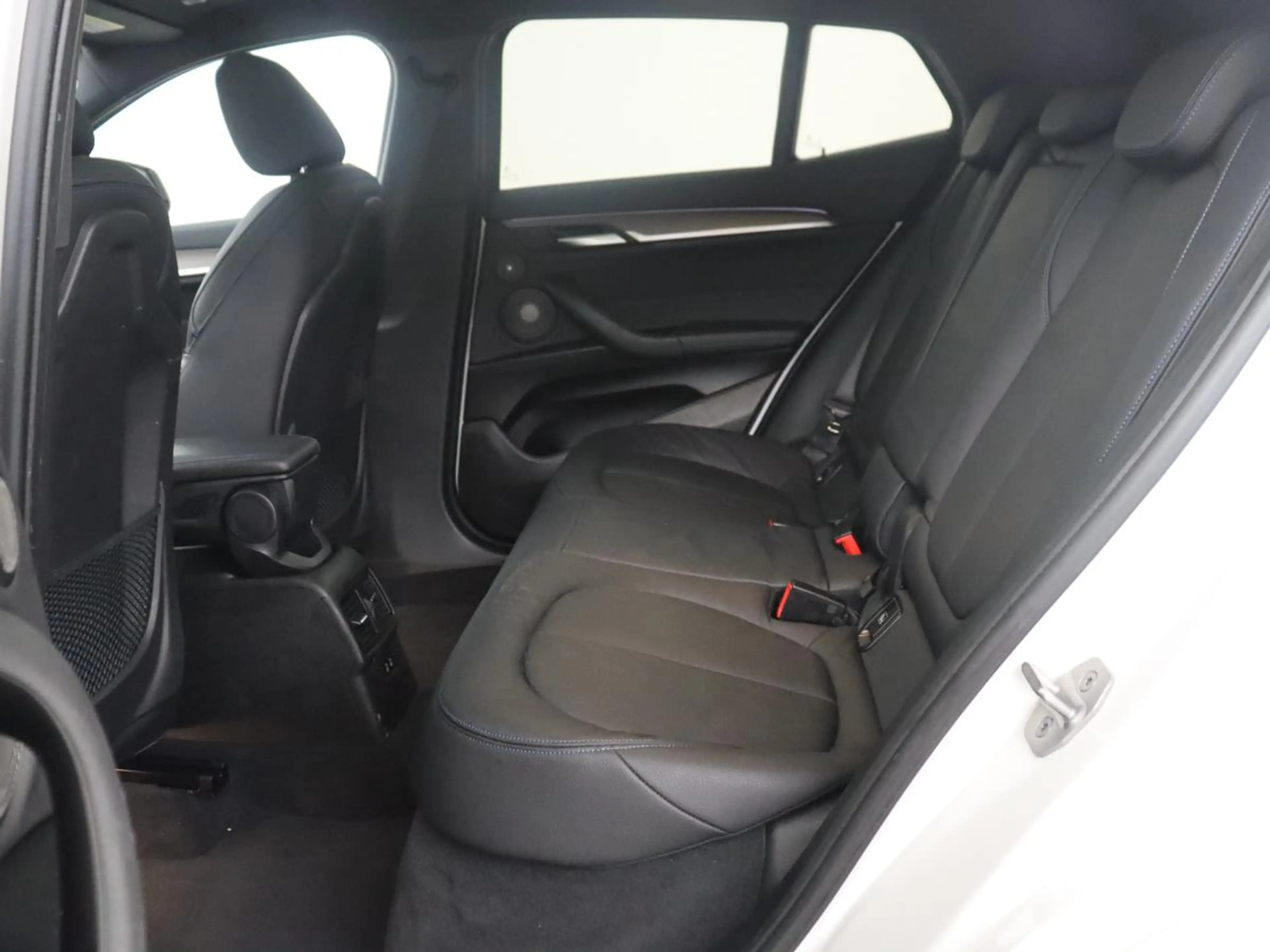 BMW X2 xDrive25e High Executive | Pano-Dak | Stoelverwarm — photo 7