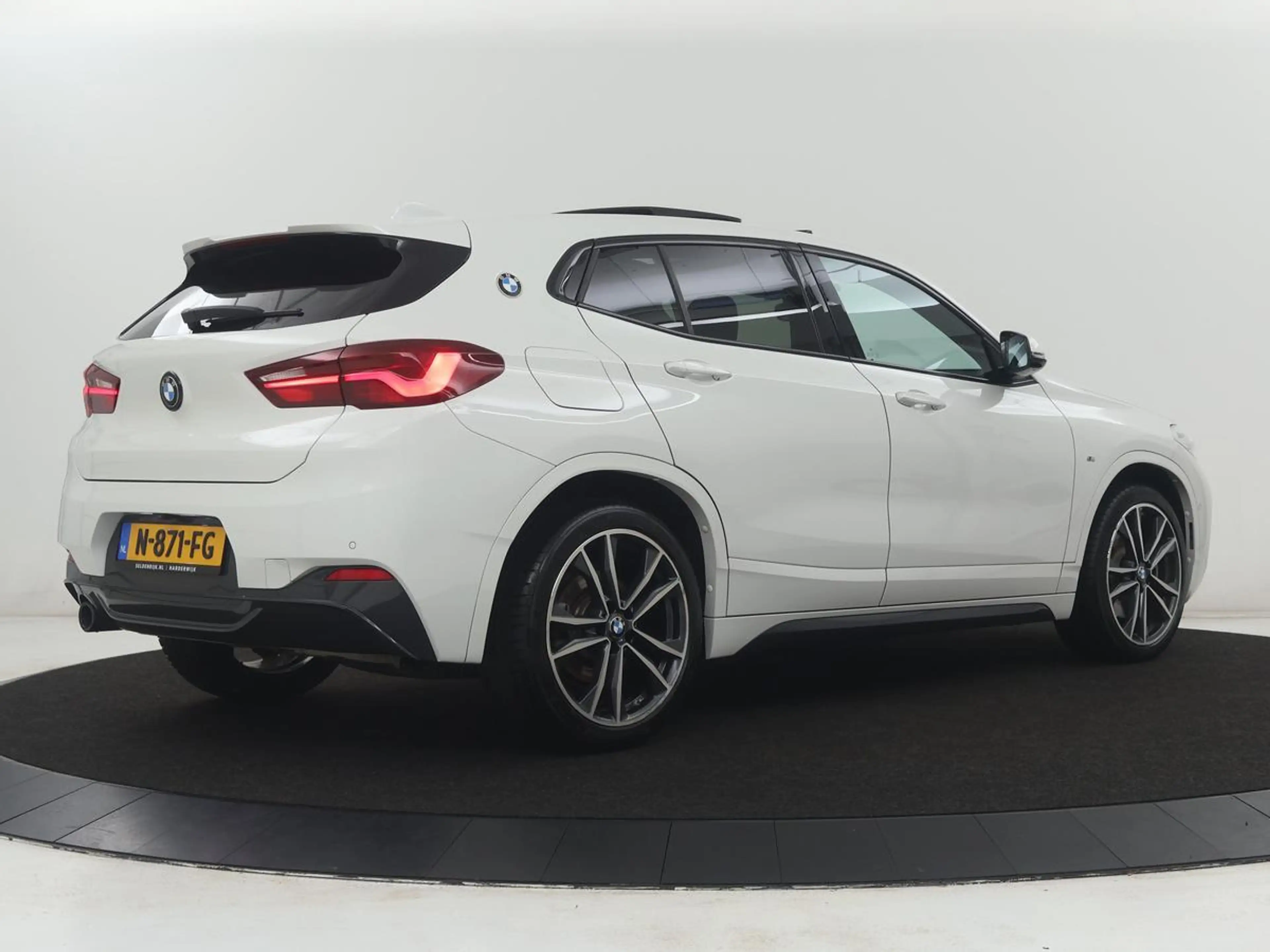 BMW X2 xDrive25e High Executive | Pano-Dak | Stoelverwarm — photo 40