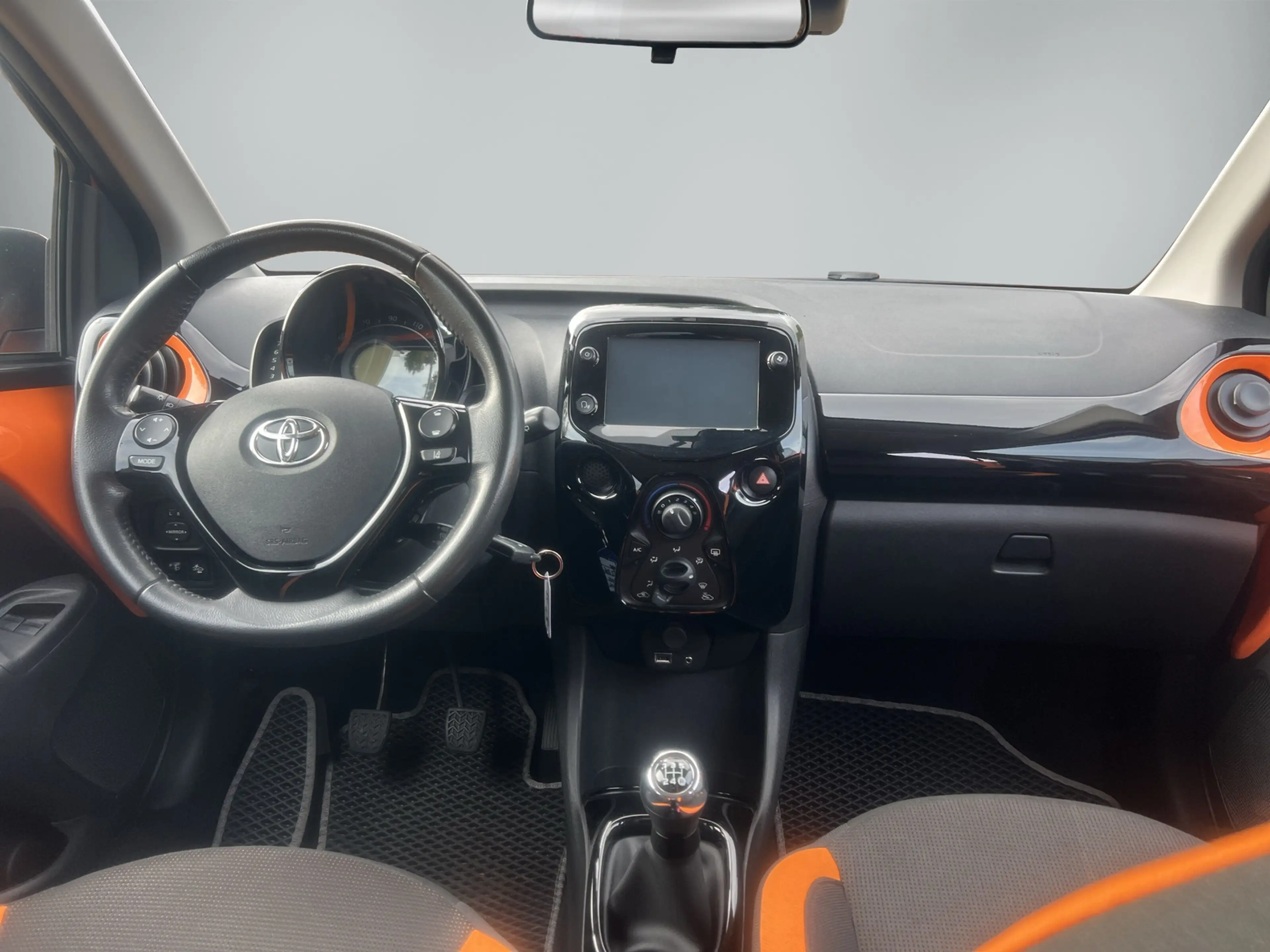 Toyota Aygo 1,0 Benzin 5-Gang 5Trg x-cite Ausstattung — photo 11