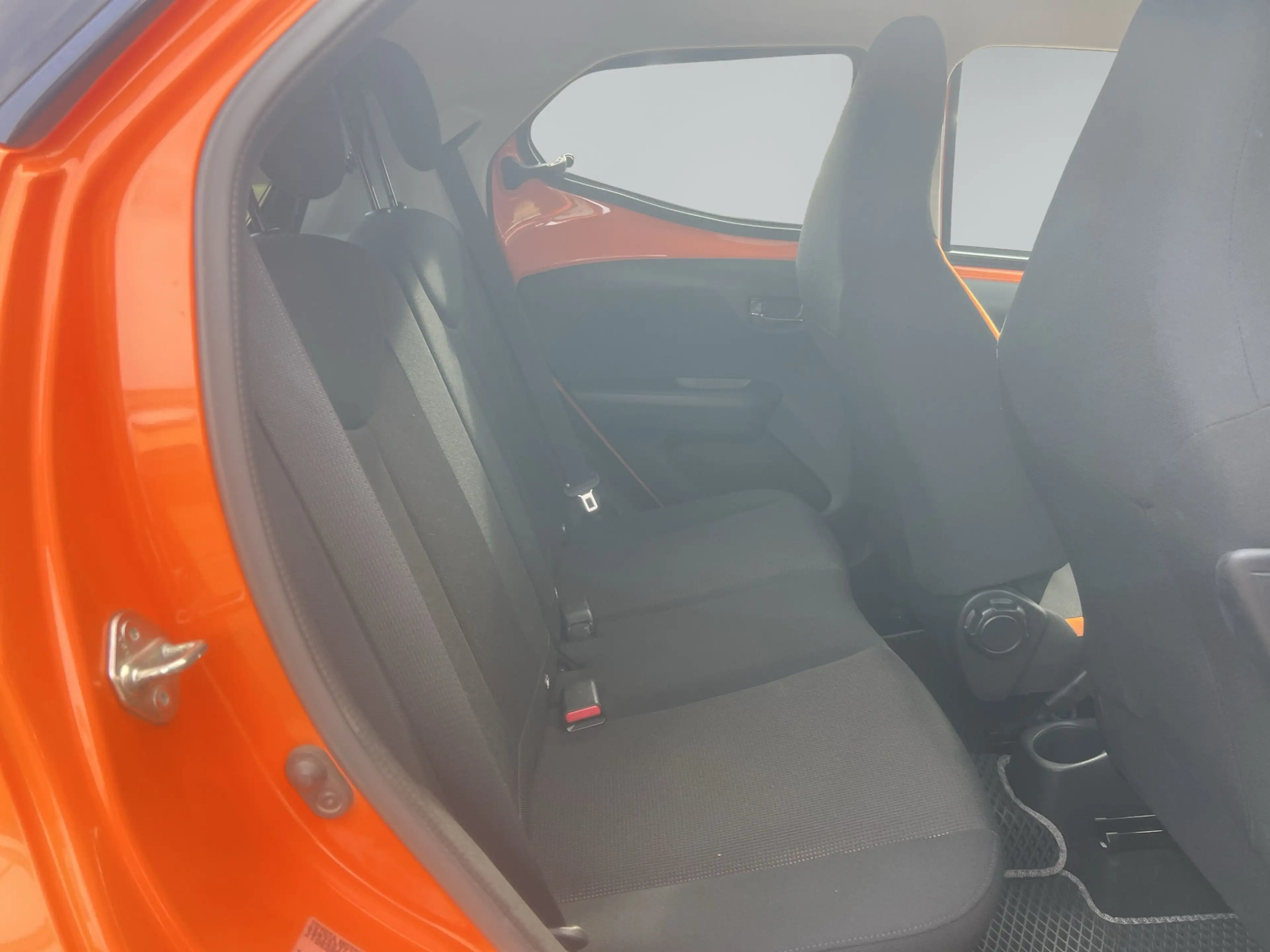 Toyota Aygo 1,0 Benzin 5-Gang 5Trg x-cite Ausstattung — photo 10