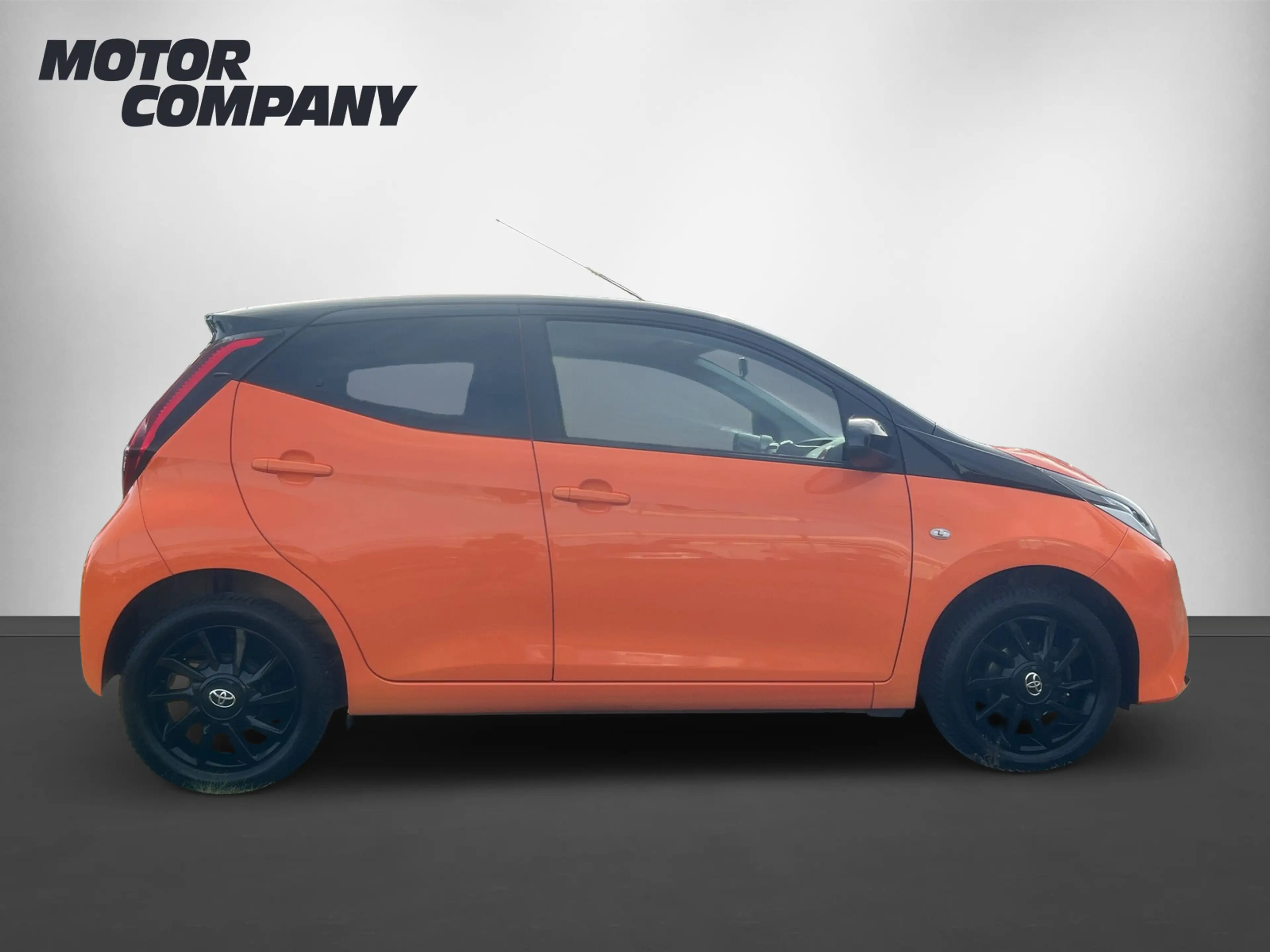 Toyota Aygo 1,0 Benzin 5-Gang 5Trg x-cite Ausstattung — photo 4