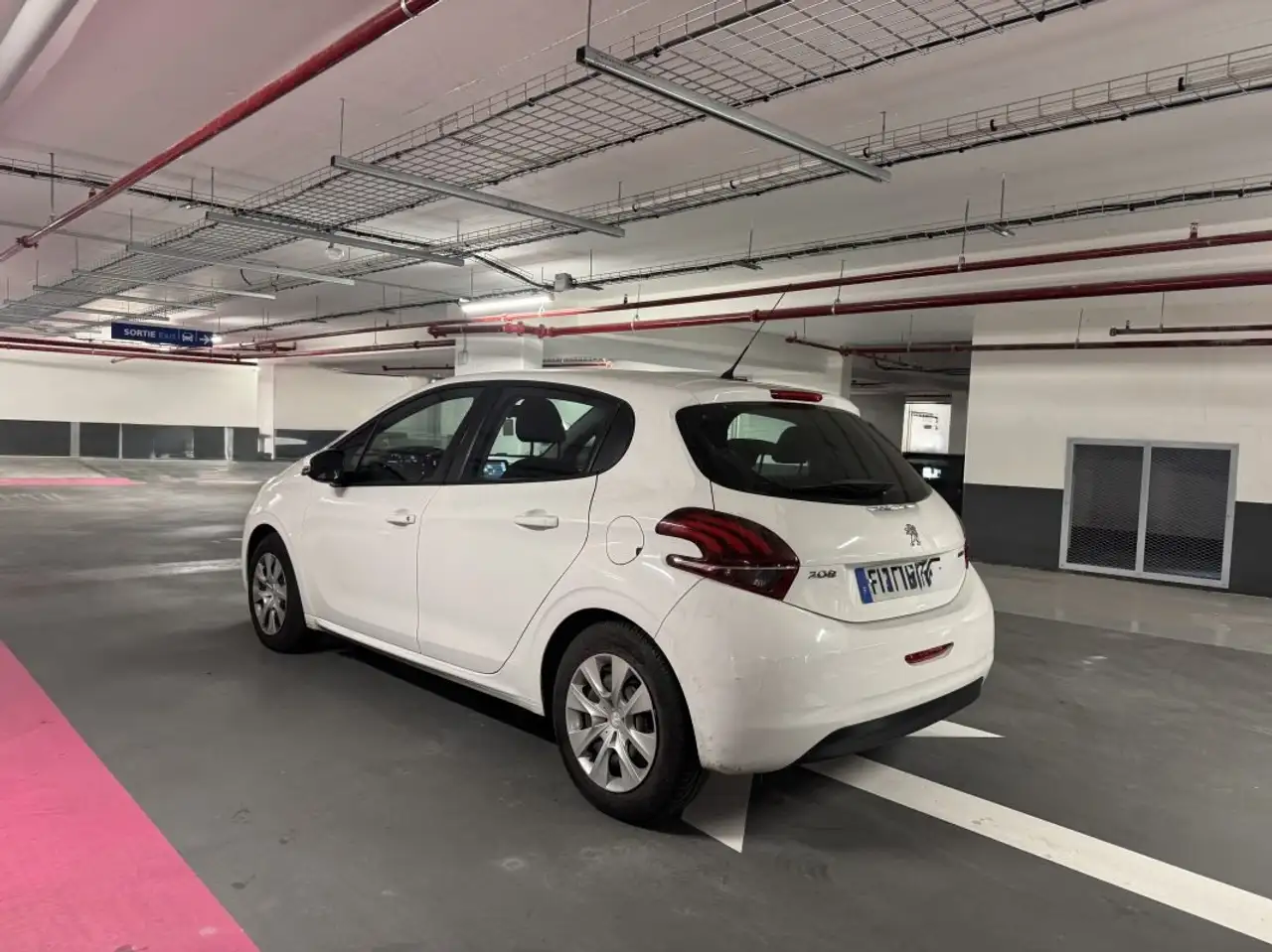Peugeot 208 208 — photo 4