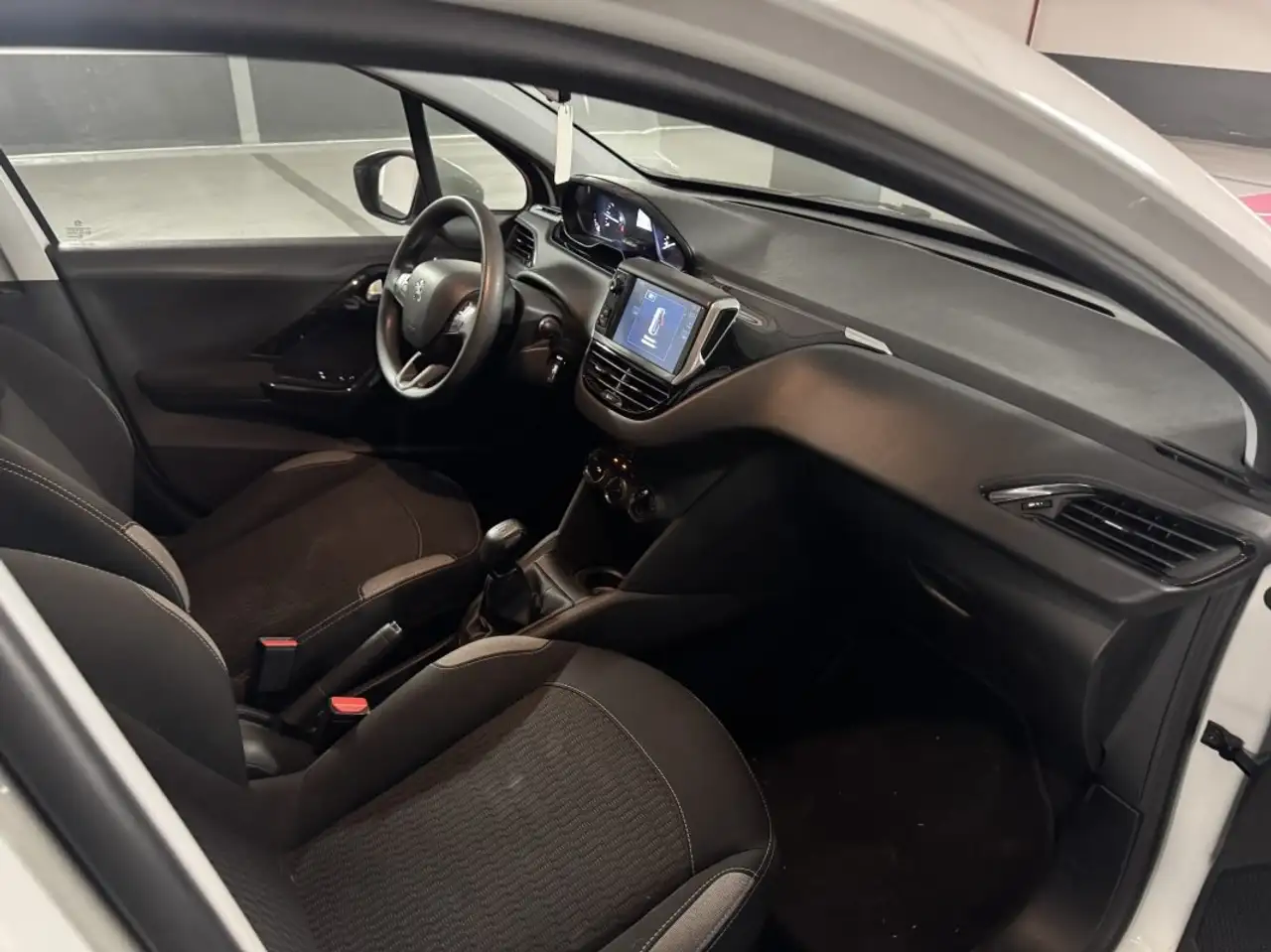 Peugeot 208 208 — photo 8