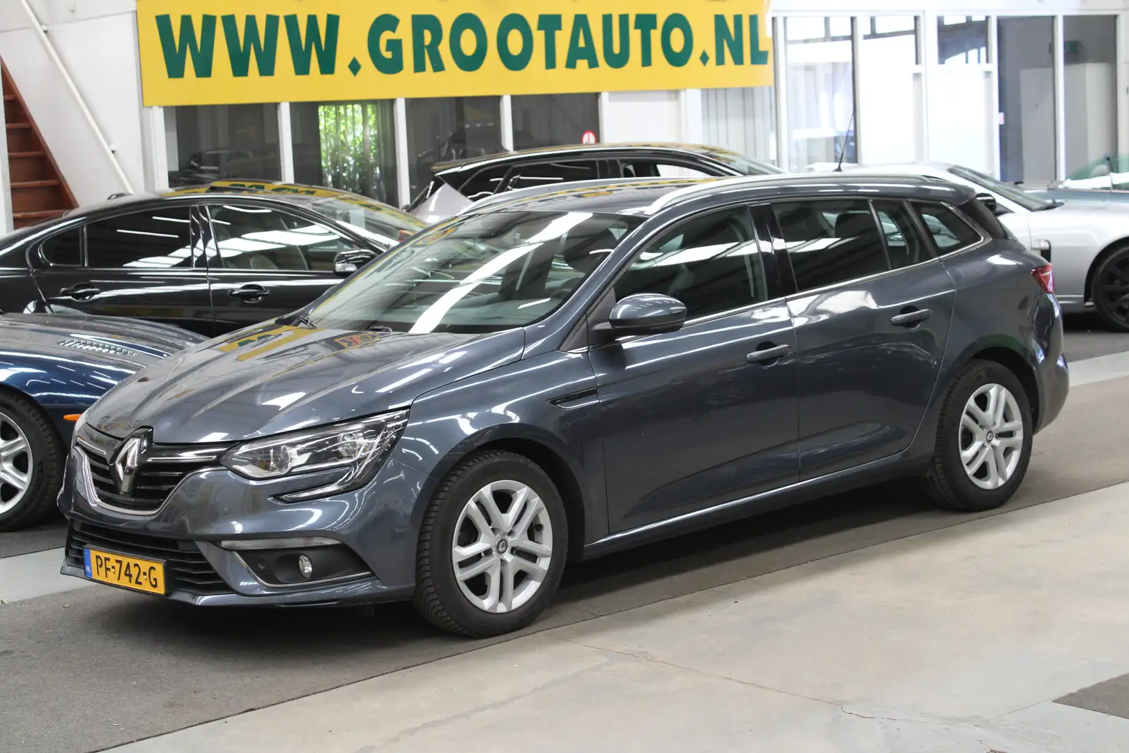 Renault Megane Estate 1.2 TCe Zen Airco, Cruise control, Stuurbek Grijs - 1