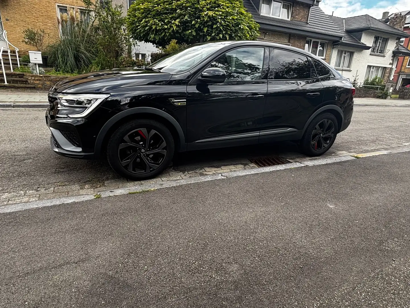 Renault Arkana RS Line 1.6 E-Tech (GARANTIE 2 ANS) Zwart - 1