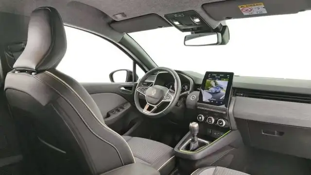 Renault Clio view 15