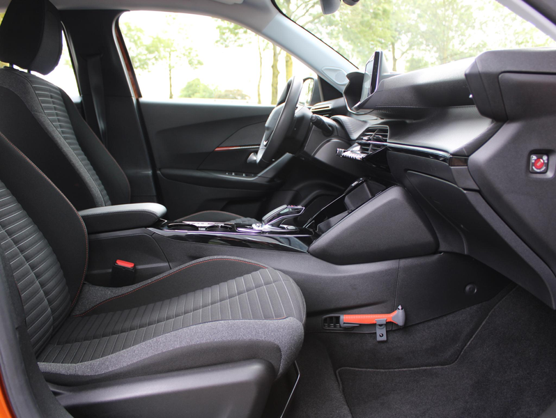 Peugeot e-2008 EV Active Pack 50 kWh | Navi / Camera / Airco — photo 8
