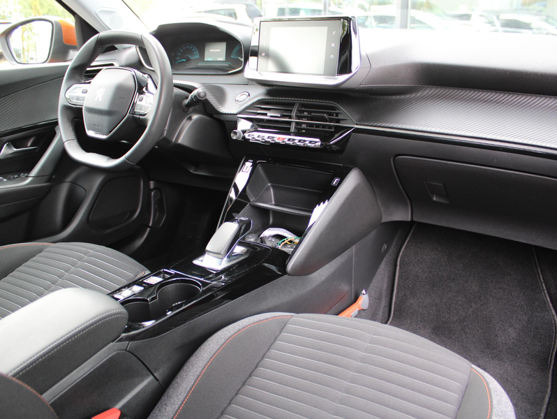 Peugeot e-2008 EV Active Pack 50 kWh | Navi / Camera / Airco — photo 3