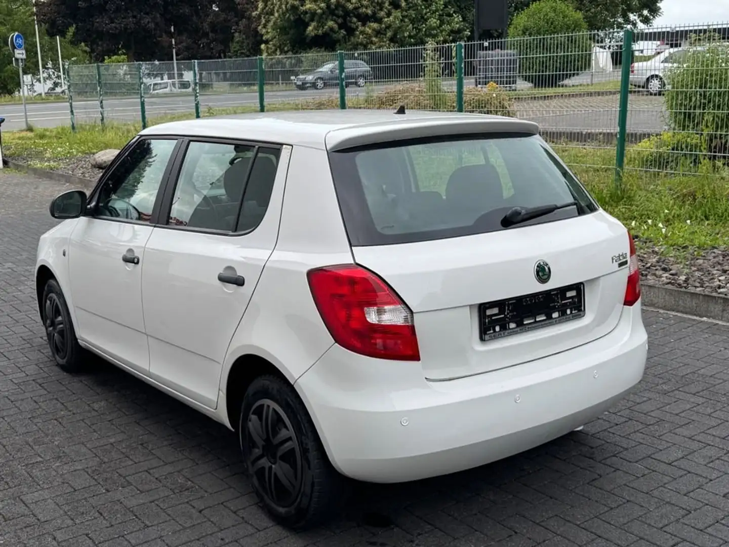 Skoda Fabia Fabia 1.2 HTP Classic Blanc - 2