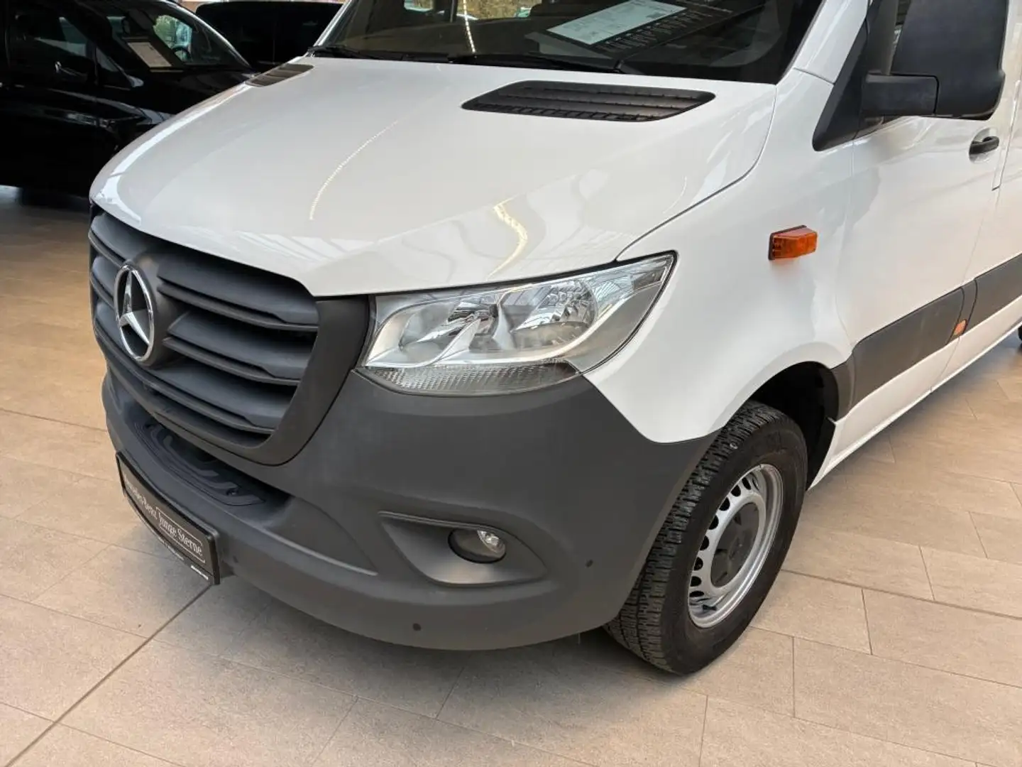 Mercedes-Benz Sprinter 317 CDI Kasten L2H2 +MBUX+360°+DAB+SHZ Weiß - 2