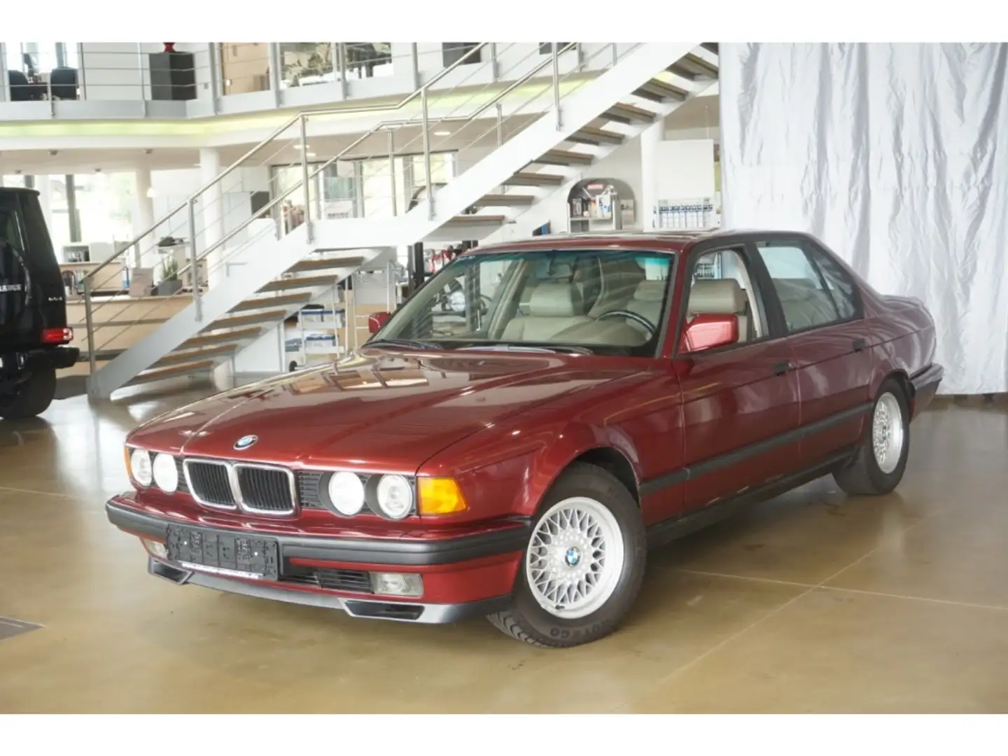BMW 750 i Autom Liebhaberfahrzeug Klimaaut Schiebed. Червоний - 2