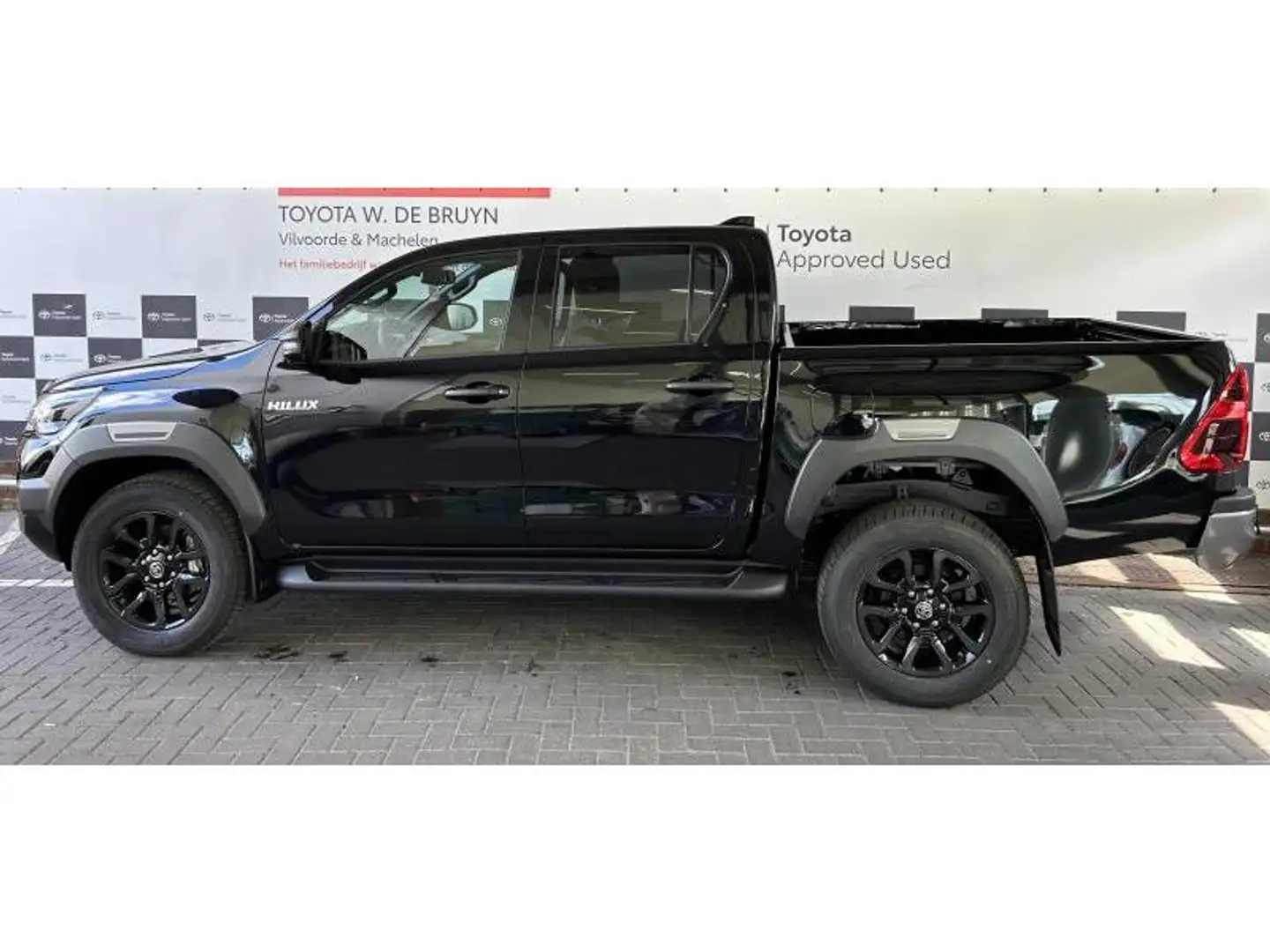Toyota Hilux Invincible Noir - 2