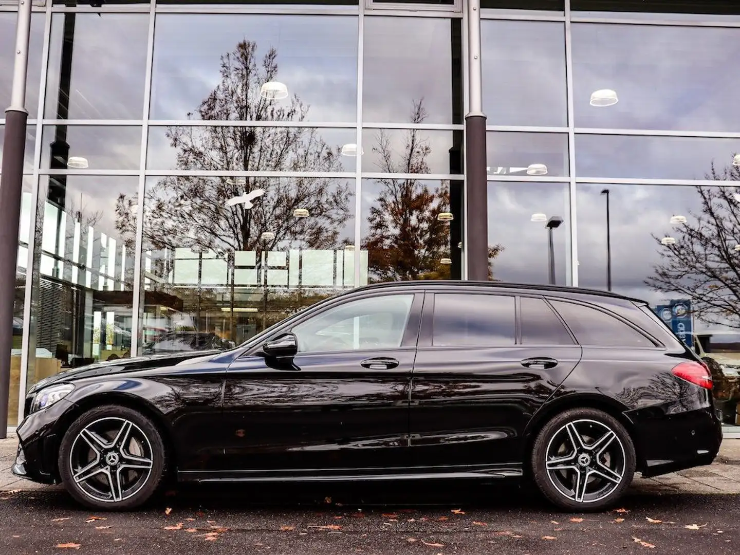 Mercedes-Benz C 300 T d 4M AMG Airbody/Pano/Standh./HUD/Night Schwarz - 2
