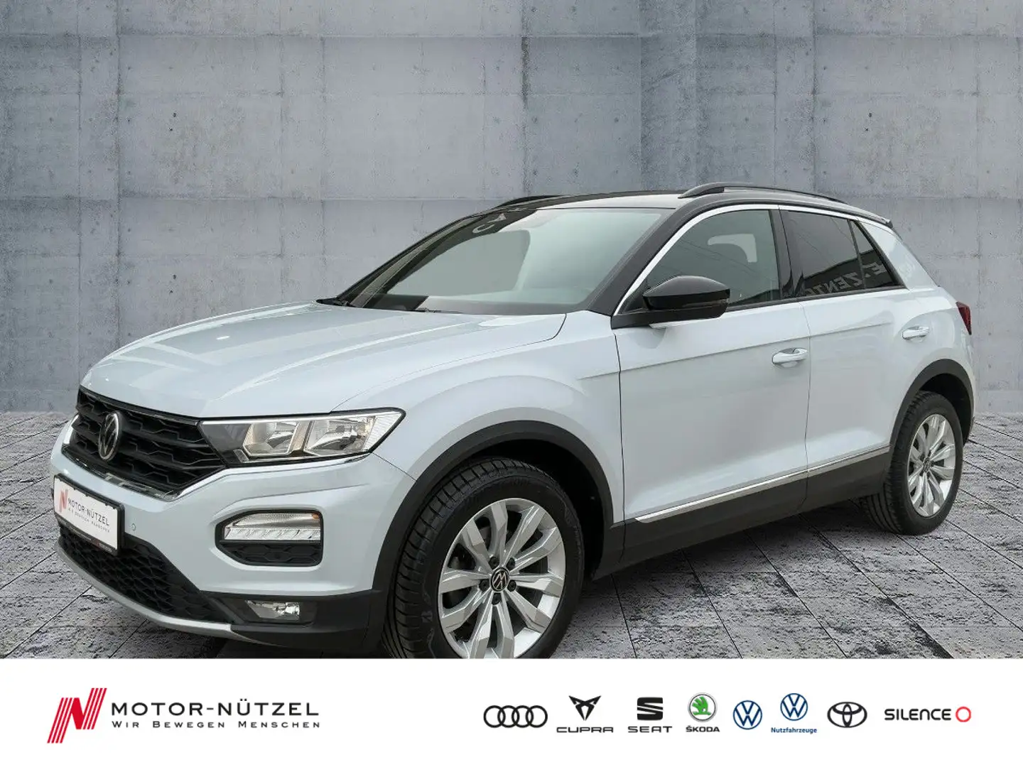 Volkswagen T-Roc 1.5 TSI SPORT NAV+ACC+SHZ+2xPDC+LM17"+USB Argent - 1
