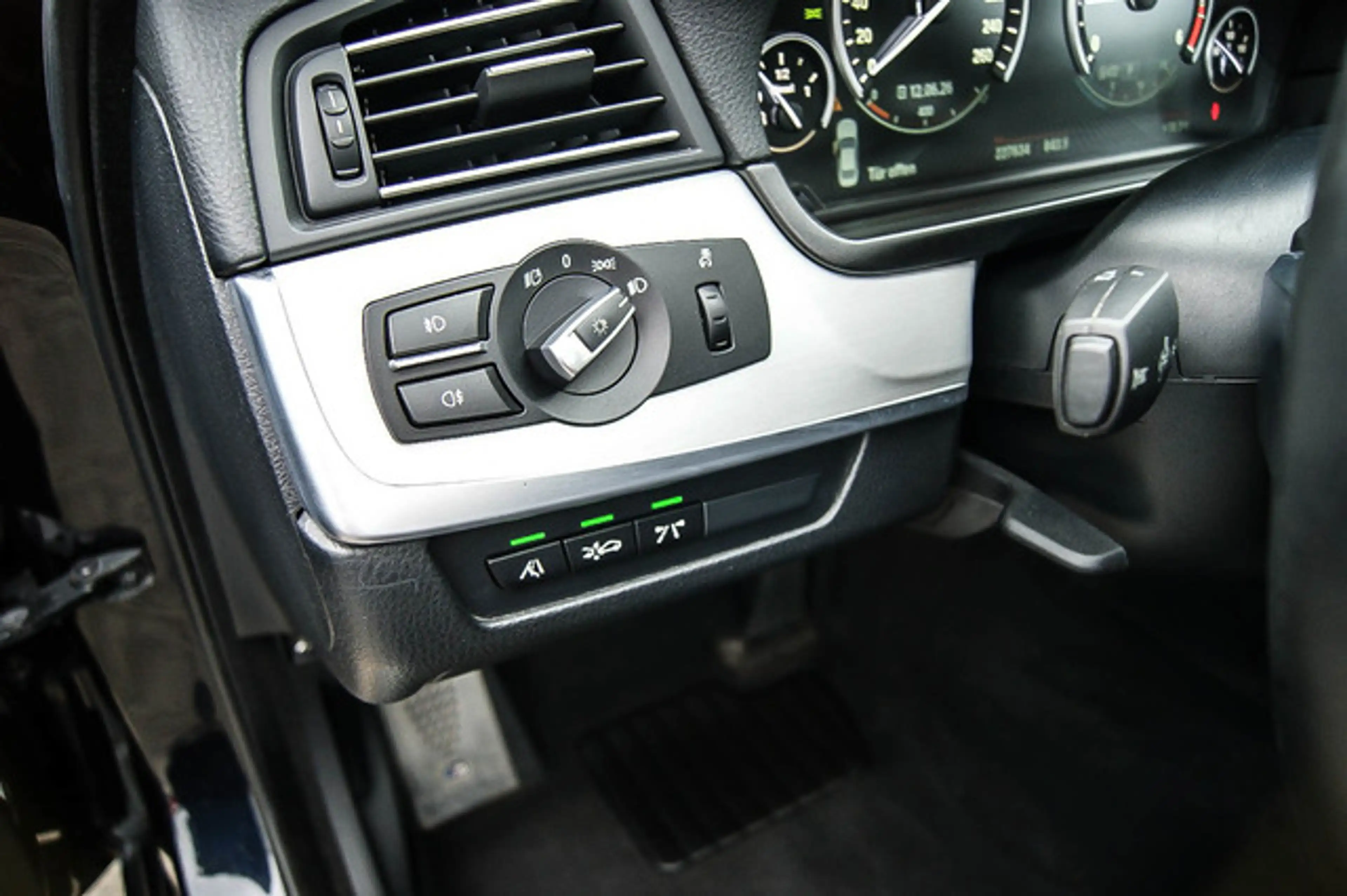 BMW 525 d xDrive M-Sport SPORTPAKET SCHIEBEDACH STHZ — photo 10