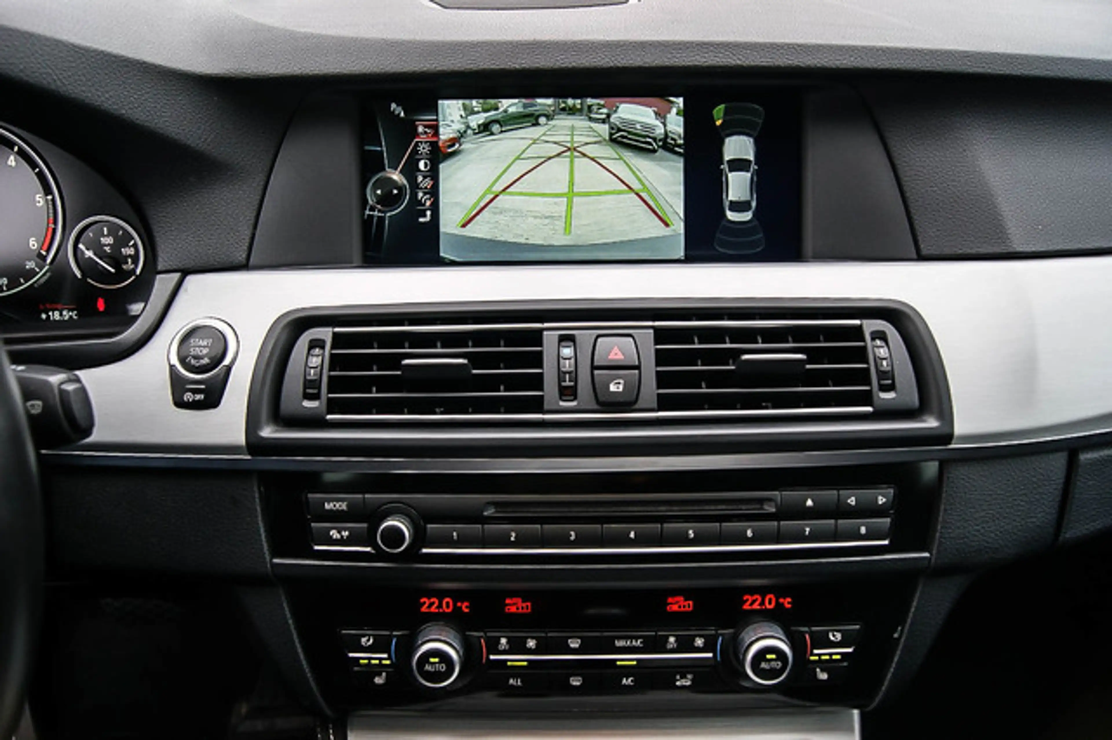 BMW 525 d xDrive M-Sport SPORTPAKET SCHIEBEDACH STHZ — photo 8