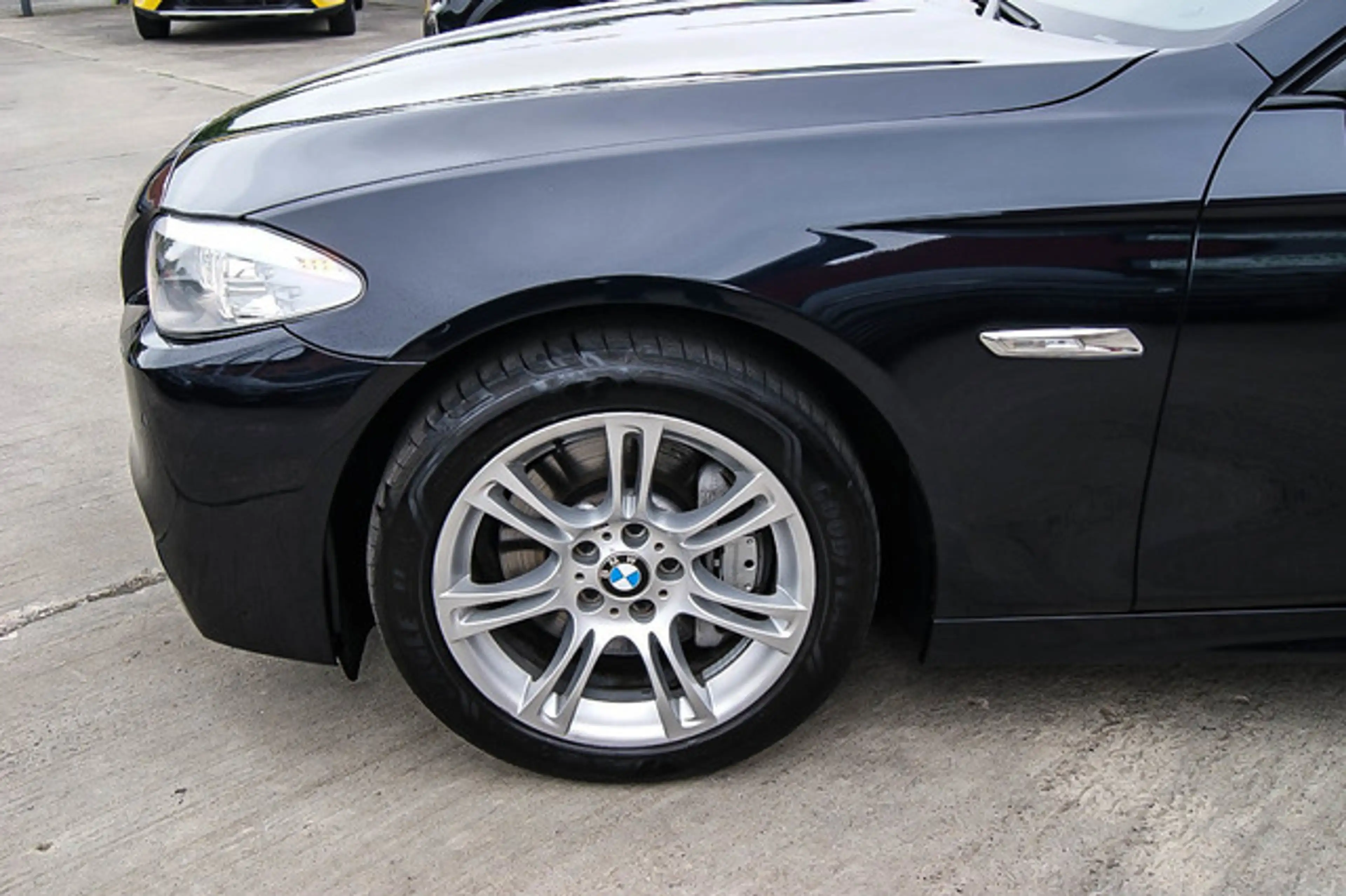 BMW 525 d xDrive M-Sport SPORTPAKET SCHIEBEDACH STHZ — photo 6