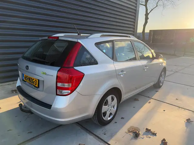 Kia Ceed view 3