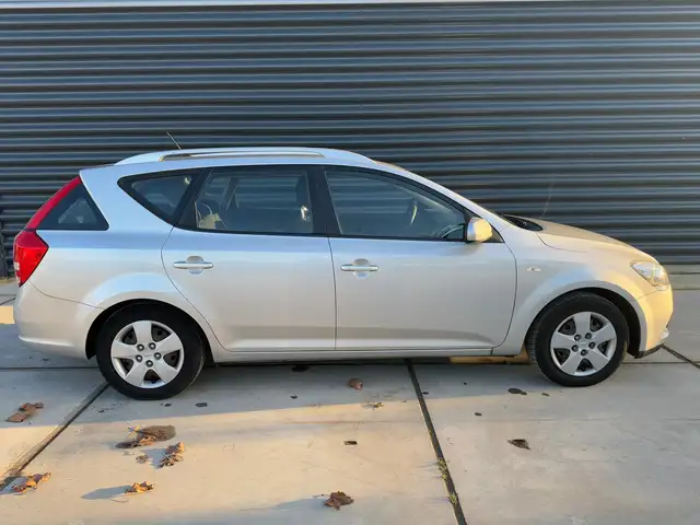 Kia Ceed view 12